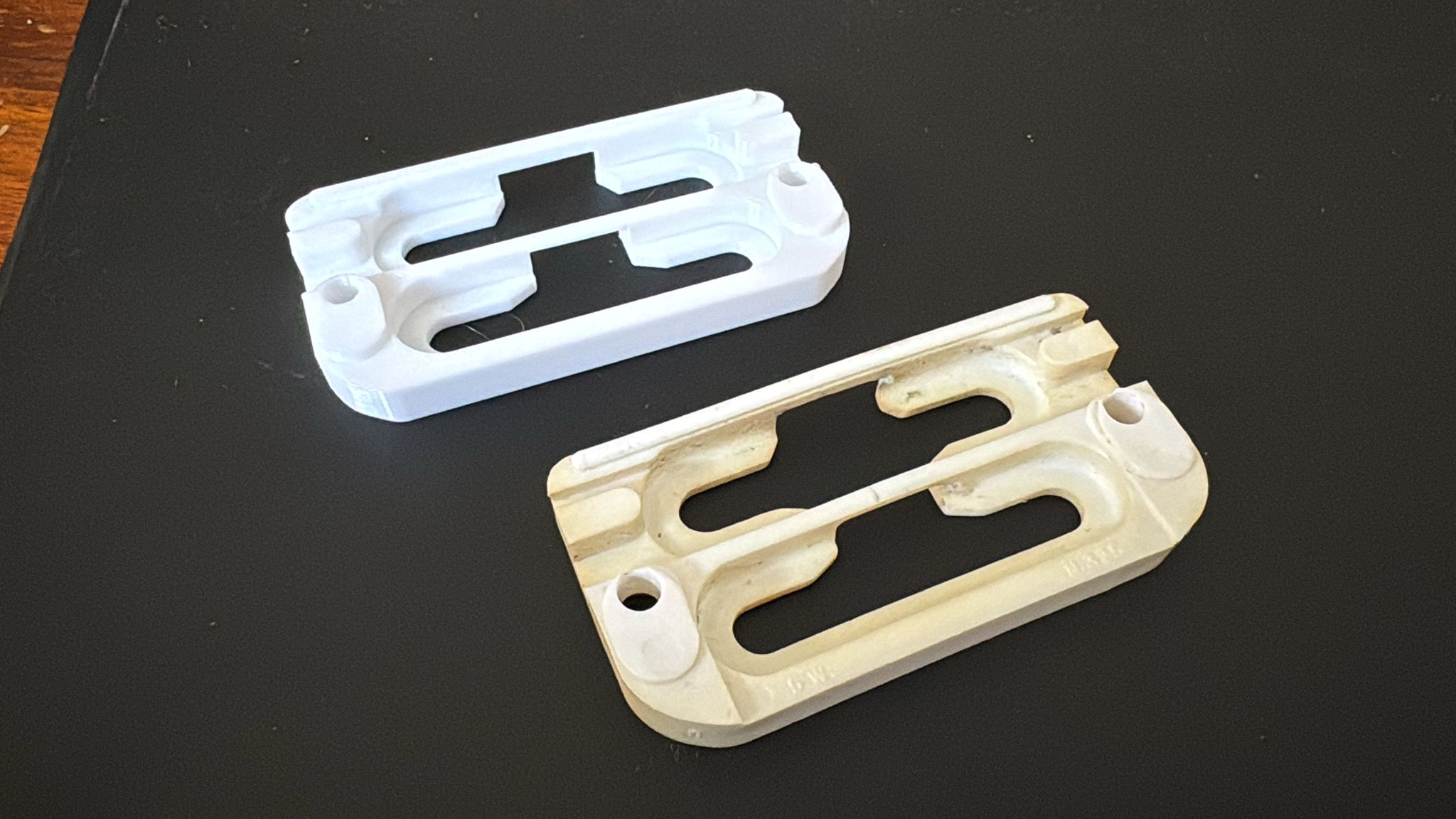 Miniatura 2 do modelo 3D Window lock/latch bracket