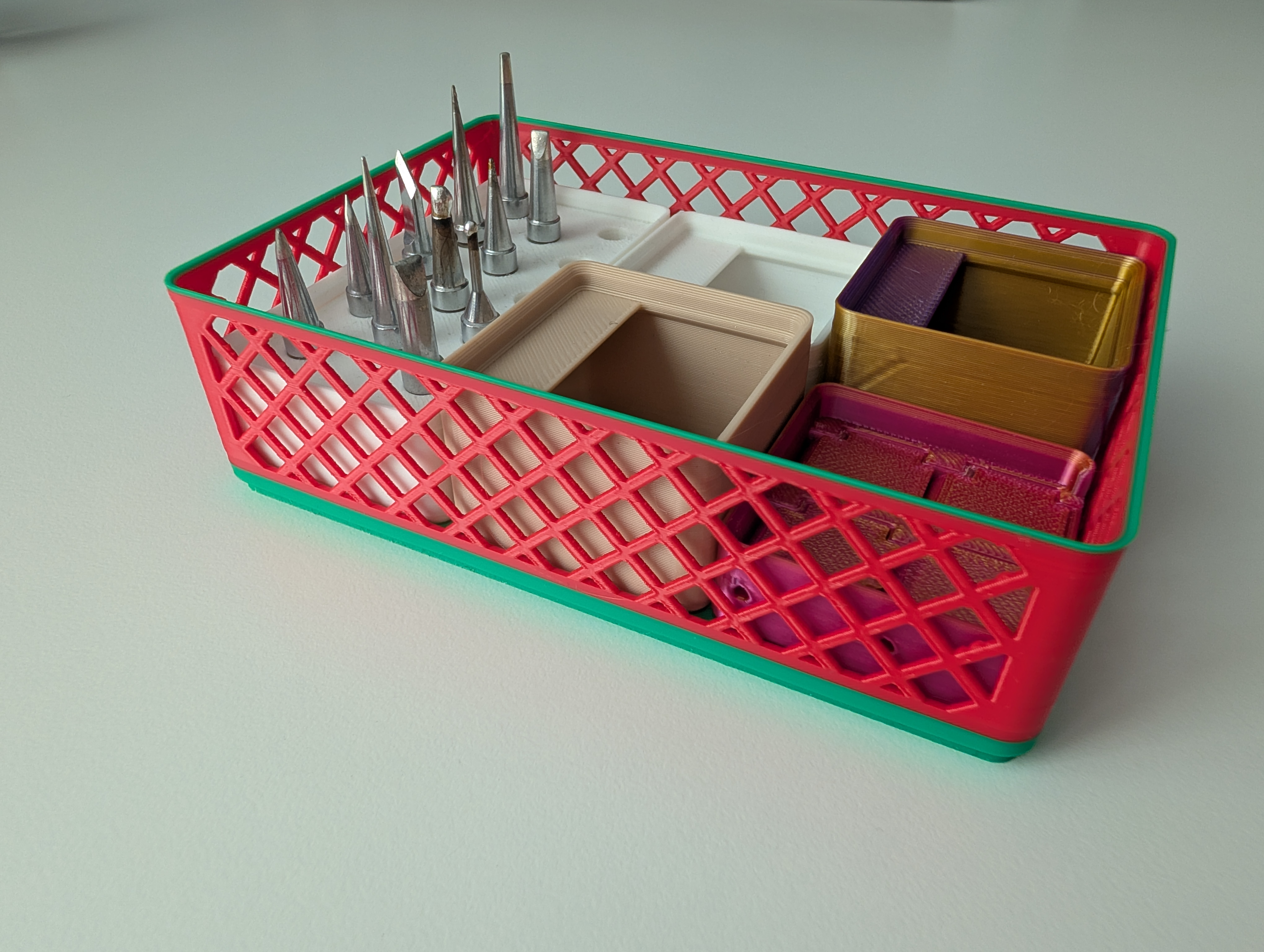 Stackable gridfinity storage basket [PARAMETRIC]