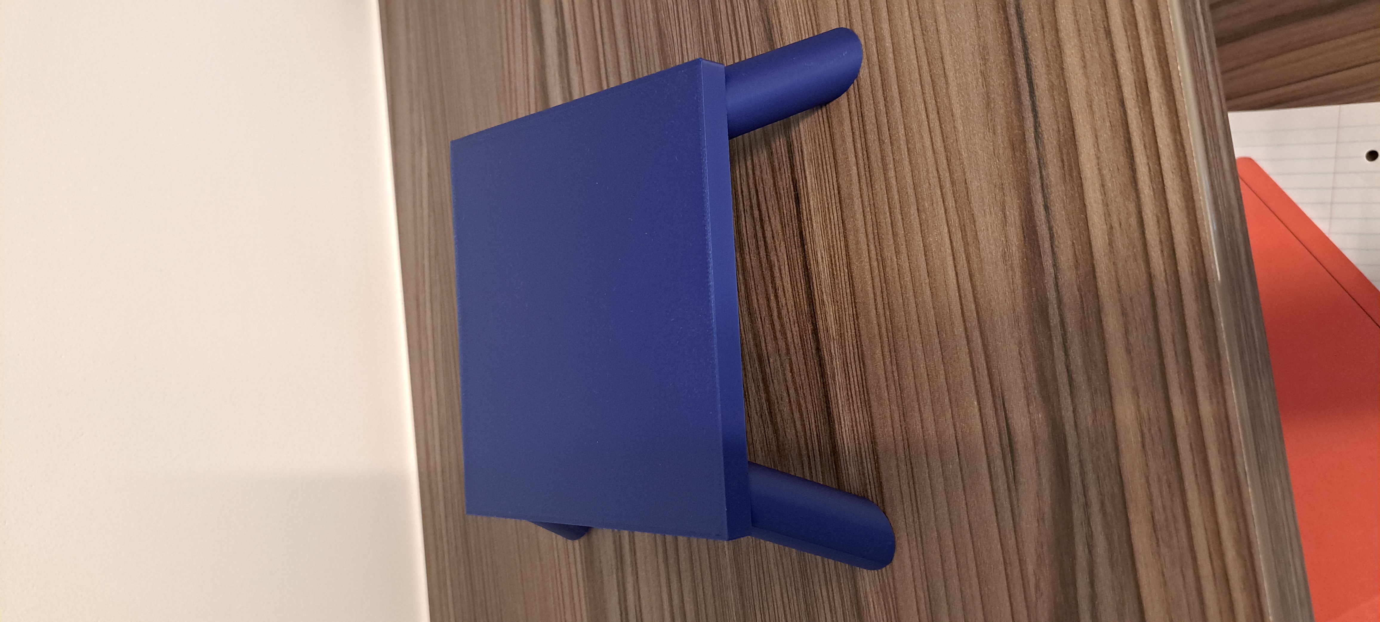 Small table (13cm x 12cm)