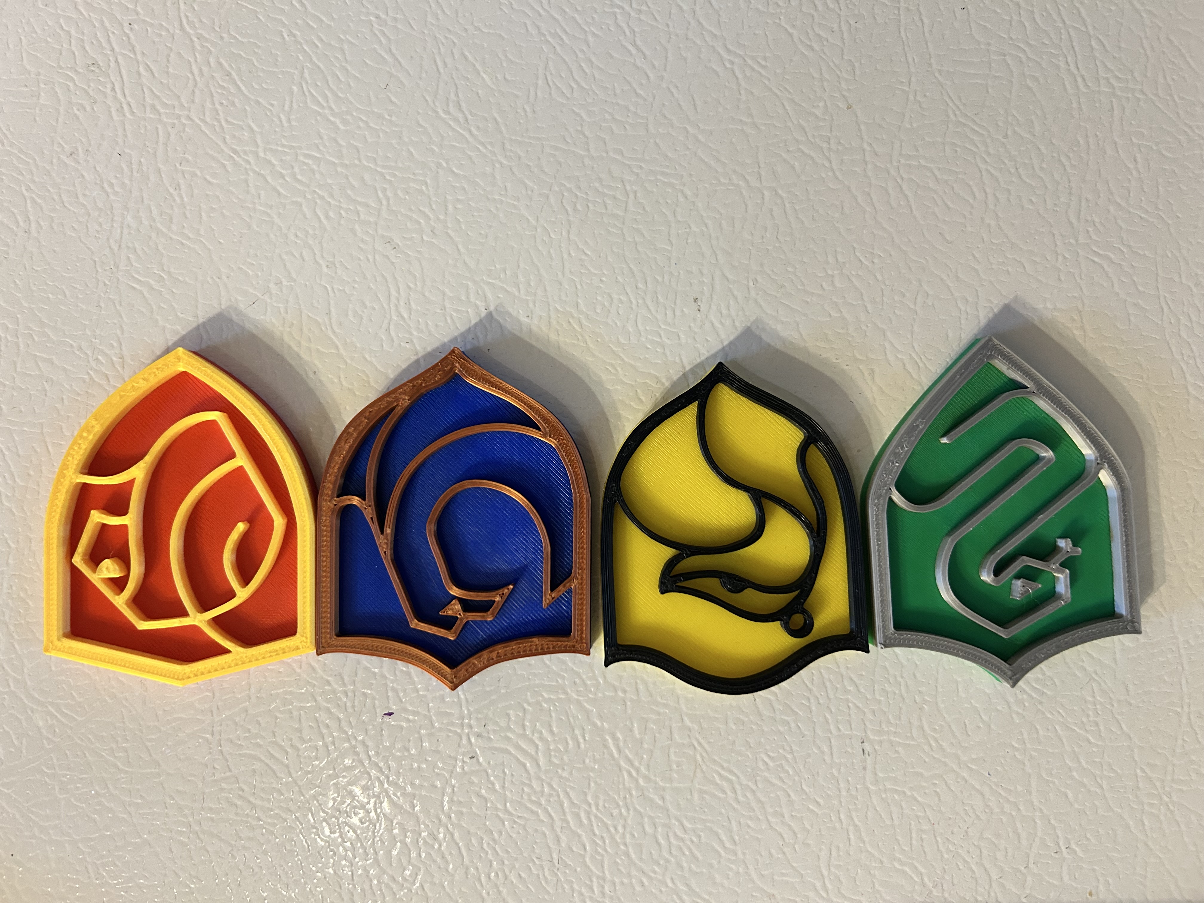 Hogwarts house badges w/magnets
