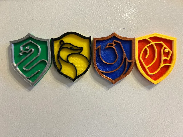 Hogwarts house badges w/magnets