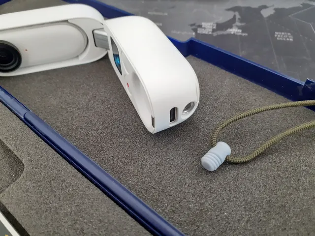 Insta360 go2 safety cord