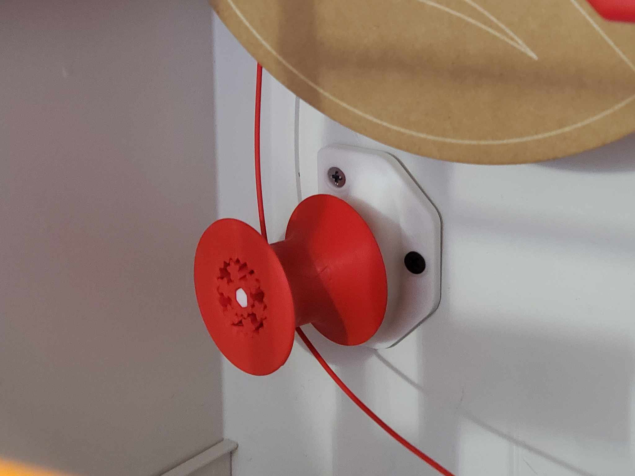 Rolling wallmounted fillament guide. by Echolalia | Download free STL