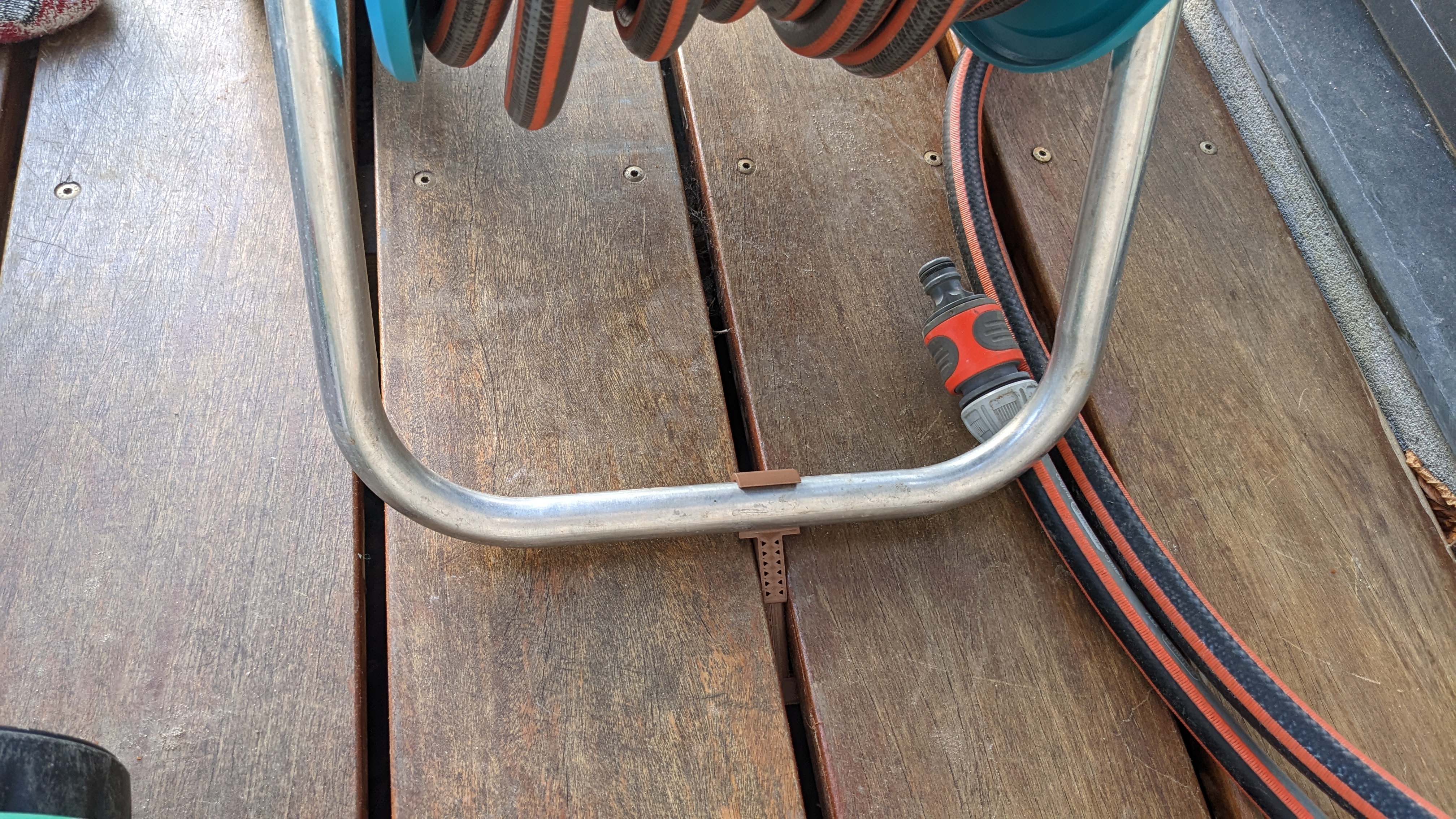 Gardena cleverRoll fixator