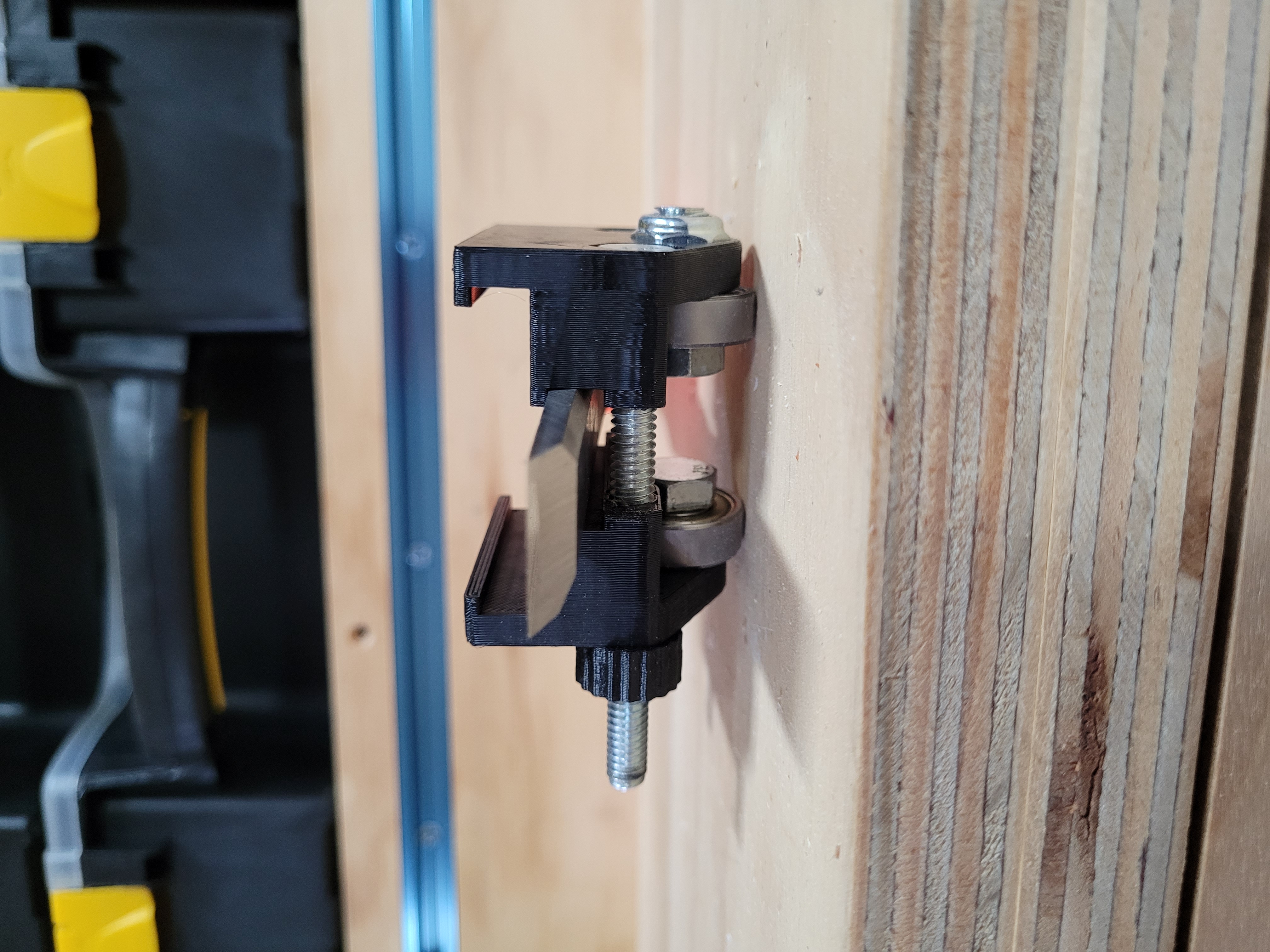 Miniatura 2 do modelo 3D Better Chisel Sharpening Jig