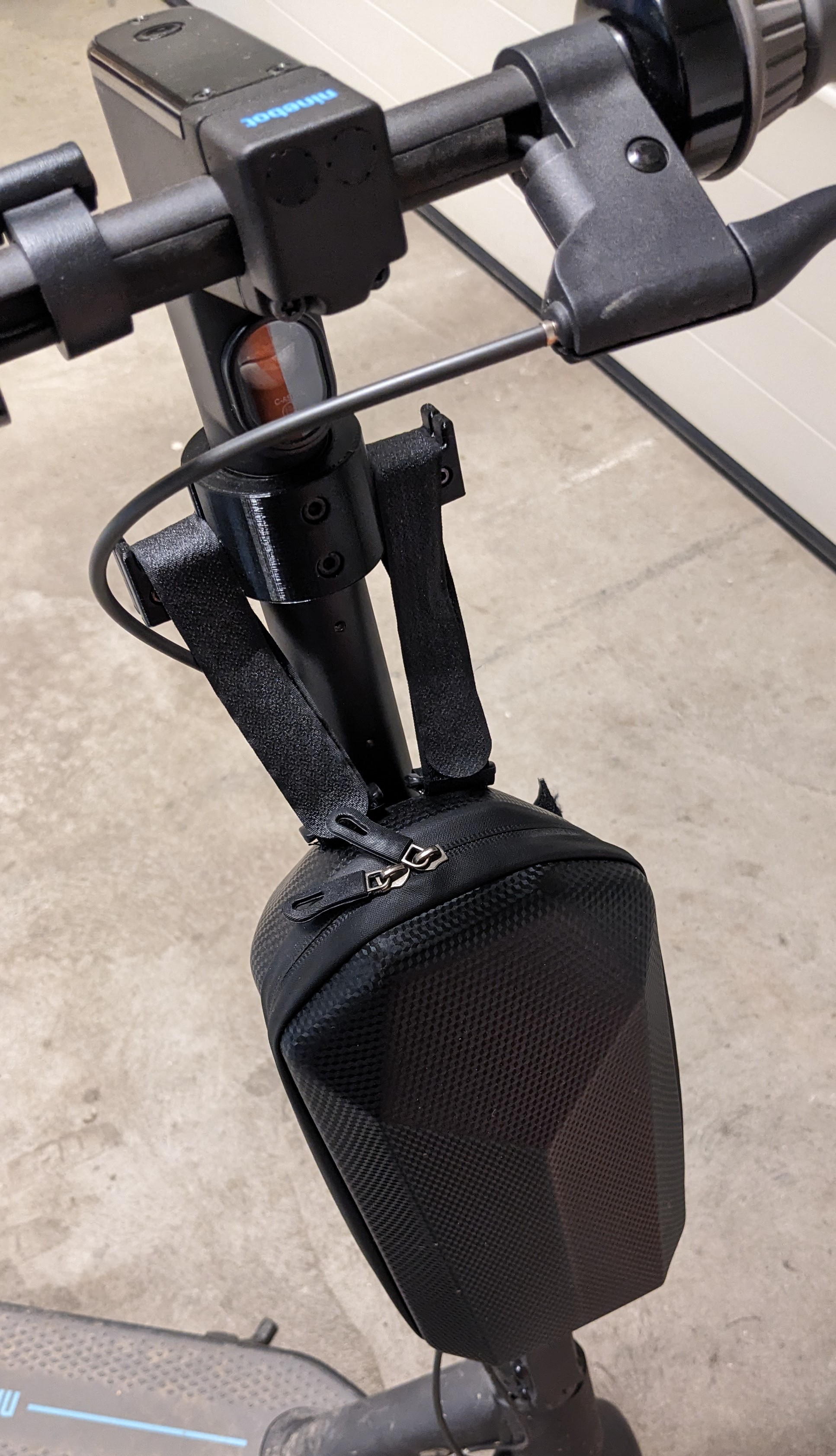 Taschenhalter für E-Scooter Segway Ninebot Max G30D II / Bag