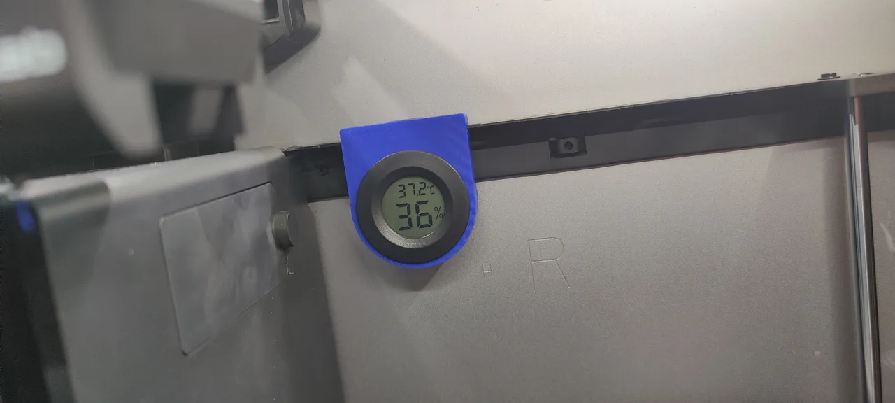 Bambu X1C Chamber Hygrometer by Kalcemo | Download free STL model