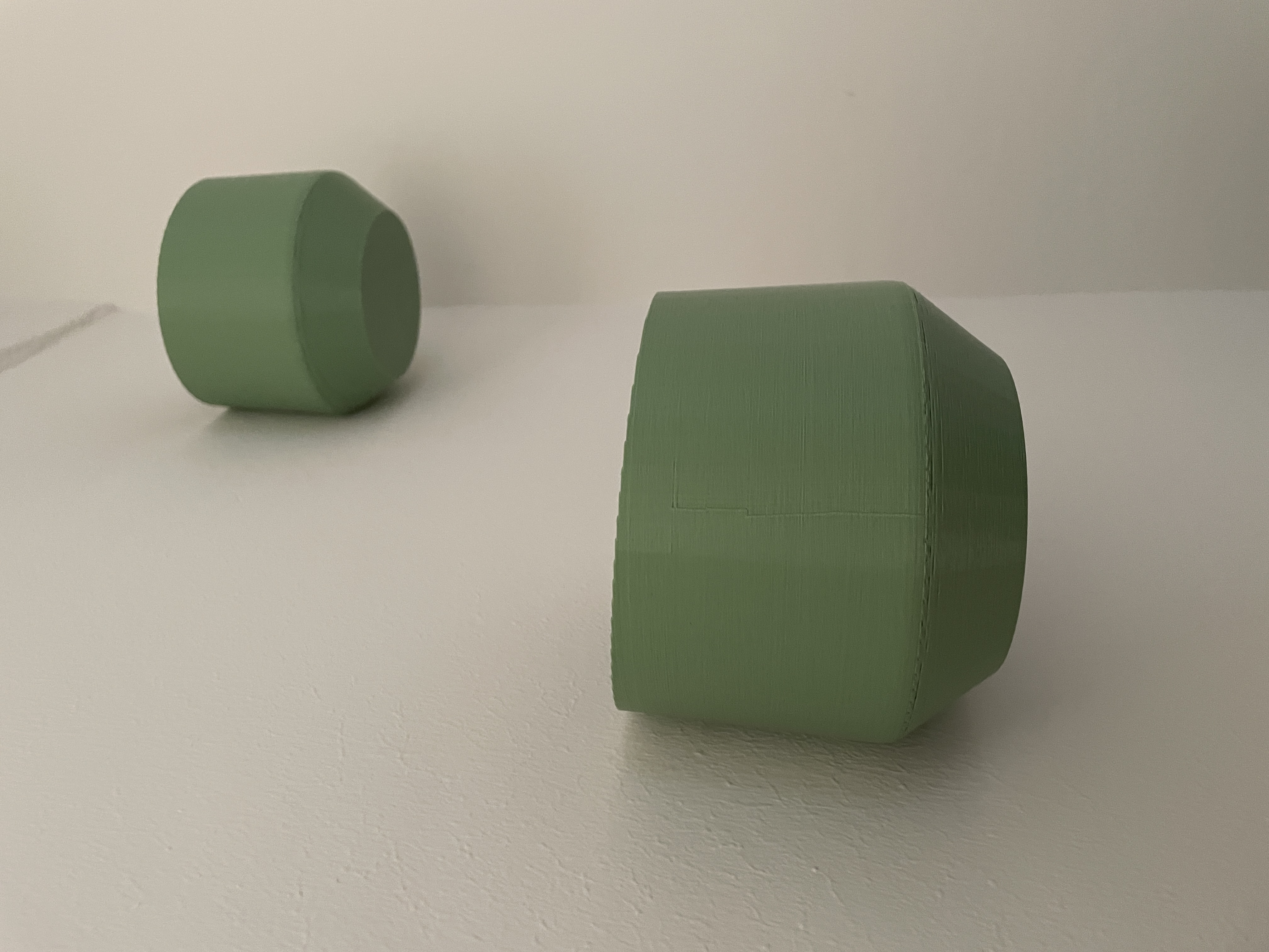 Wall vase single screw