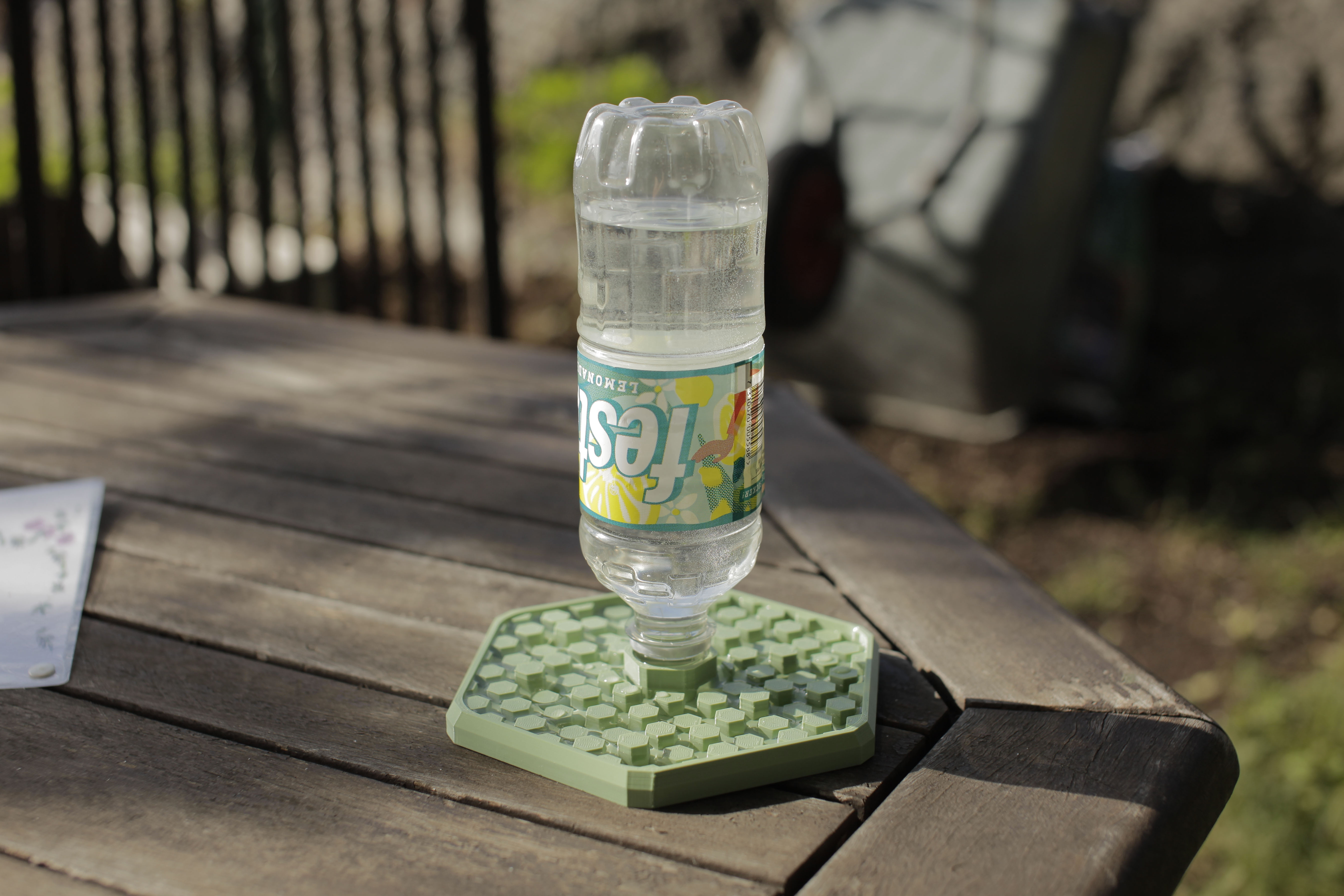 Hexagonal Bee Feeder