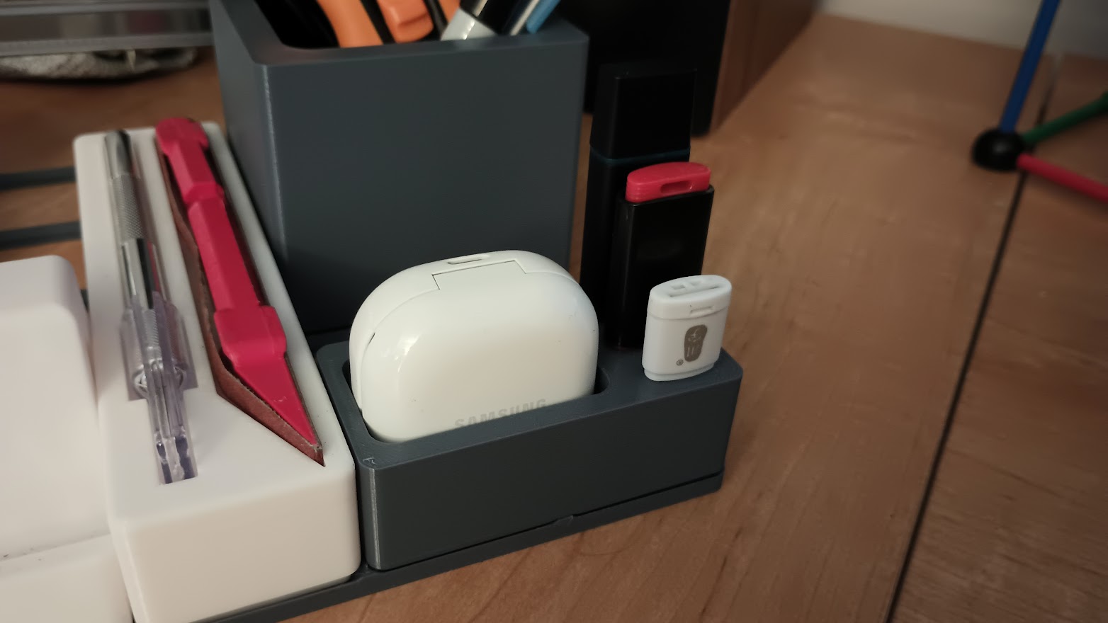 Galaxy Buds and USB Sticks Holder Gridfinity 1x2