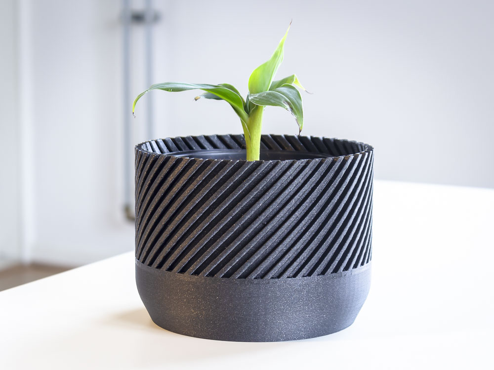 Modern Spiral Planter - plant and flower pot - Gift idea - Gift inspiration - Housewarming