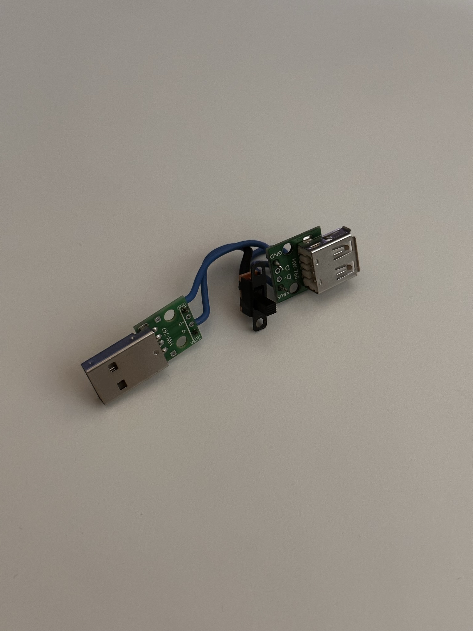 90° USB Adapter with On/Off Switch by Speedy | Download free STL model ...