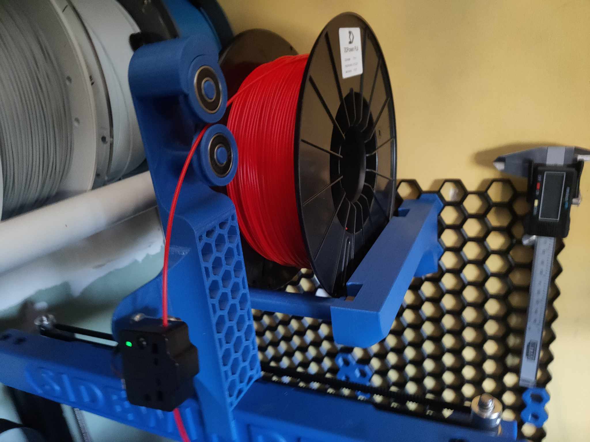 Spool Holder for Honeycomb wall