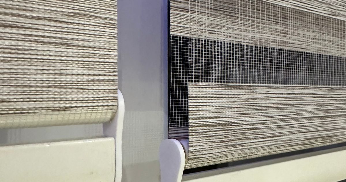 Day and night blind replacement bracket by eqxDev Download free STL