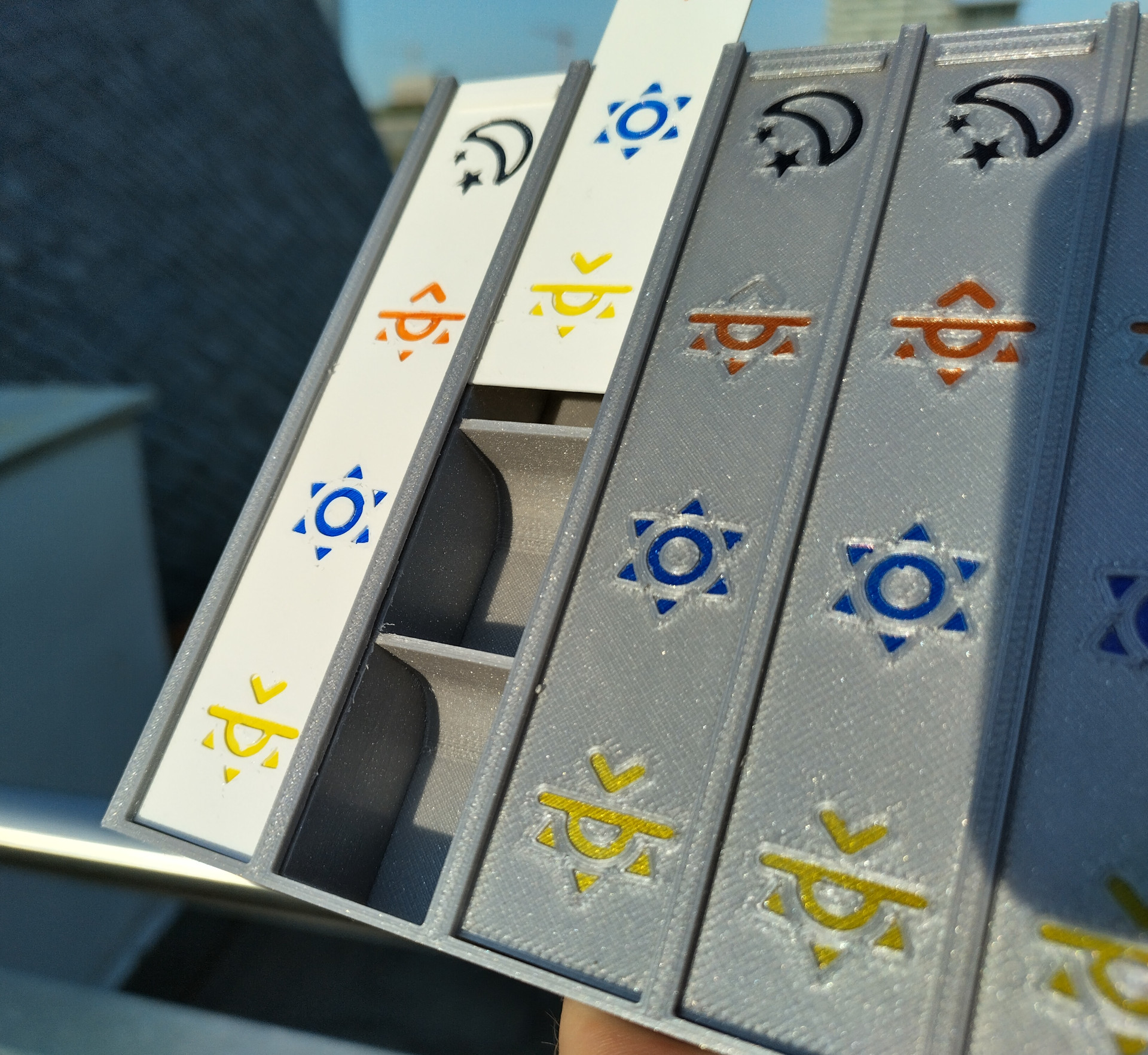 Customizable (Multi) Day Pillbox by niels Download free STL model