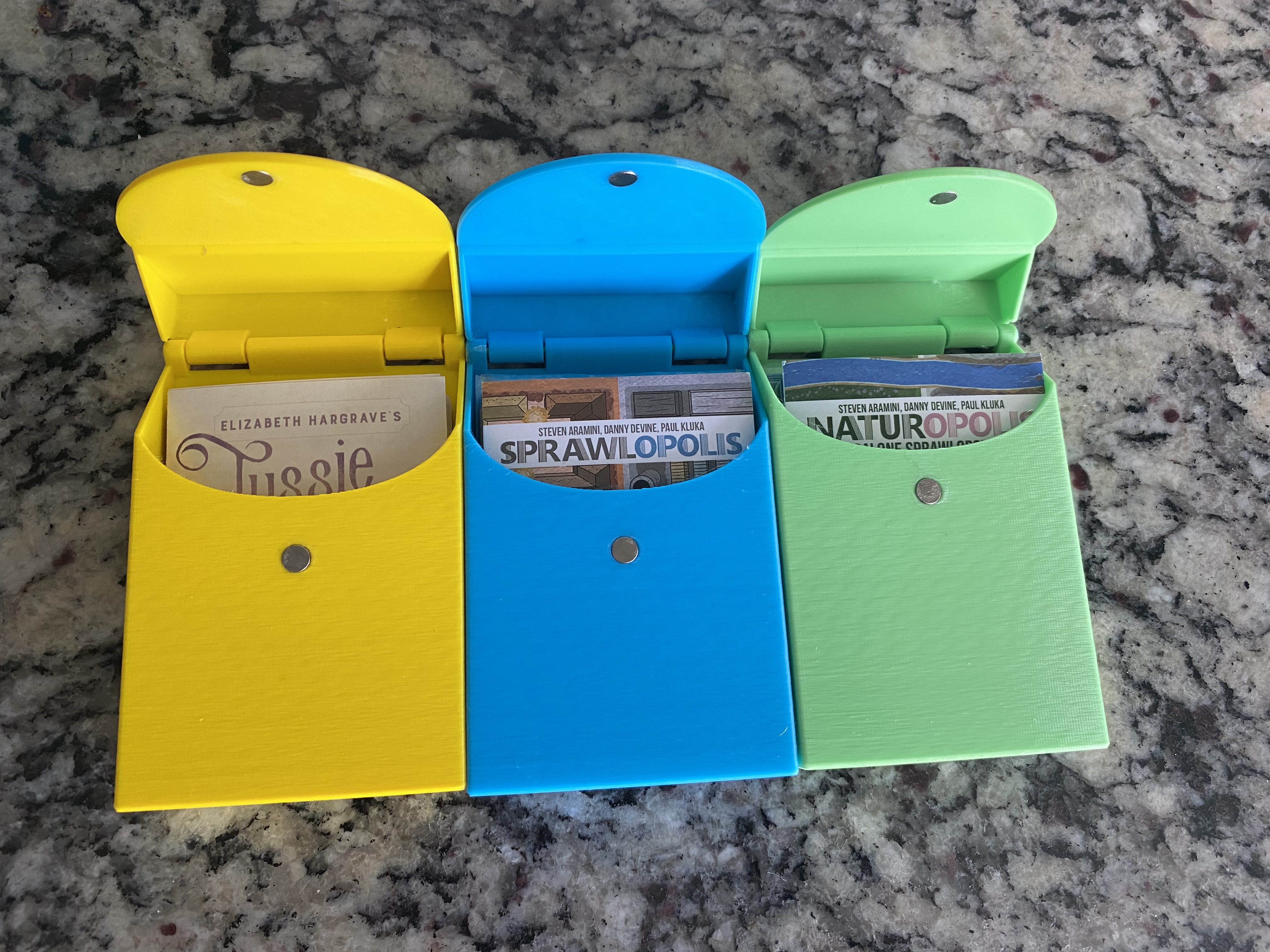Hinged Card Box--Button Shy, MTG