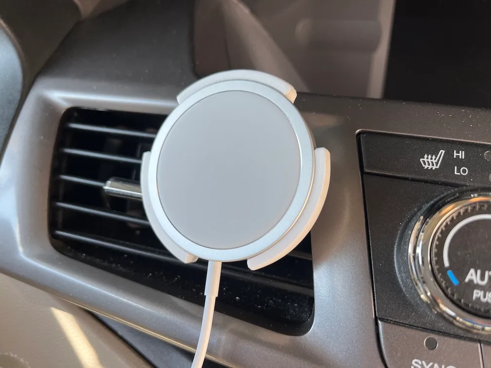 Car A/C Vent MagSafe Phone Holder by Y F, Download free STL model