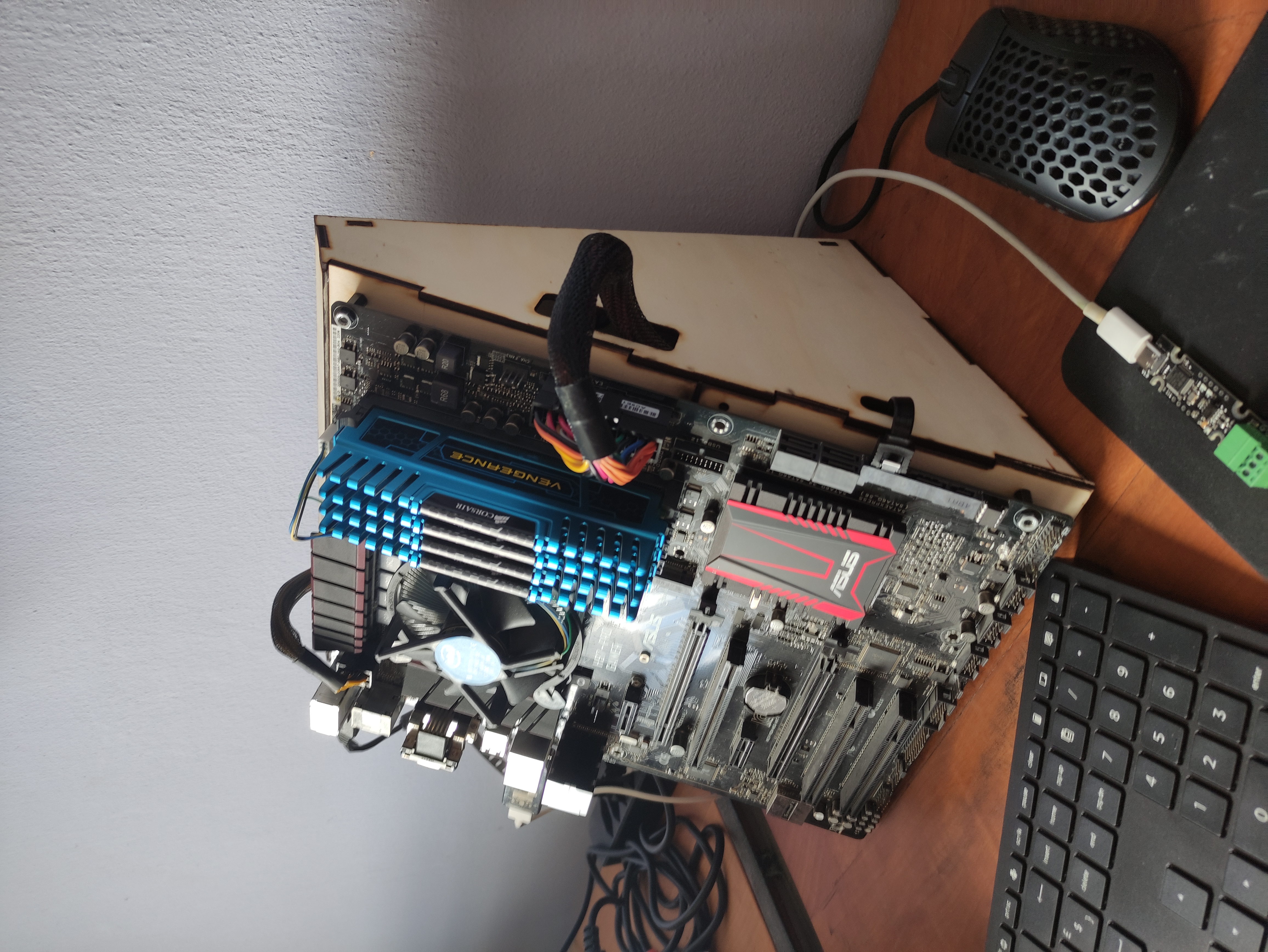 Bench pc-case for Lasercutting — miniatura 3
