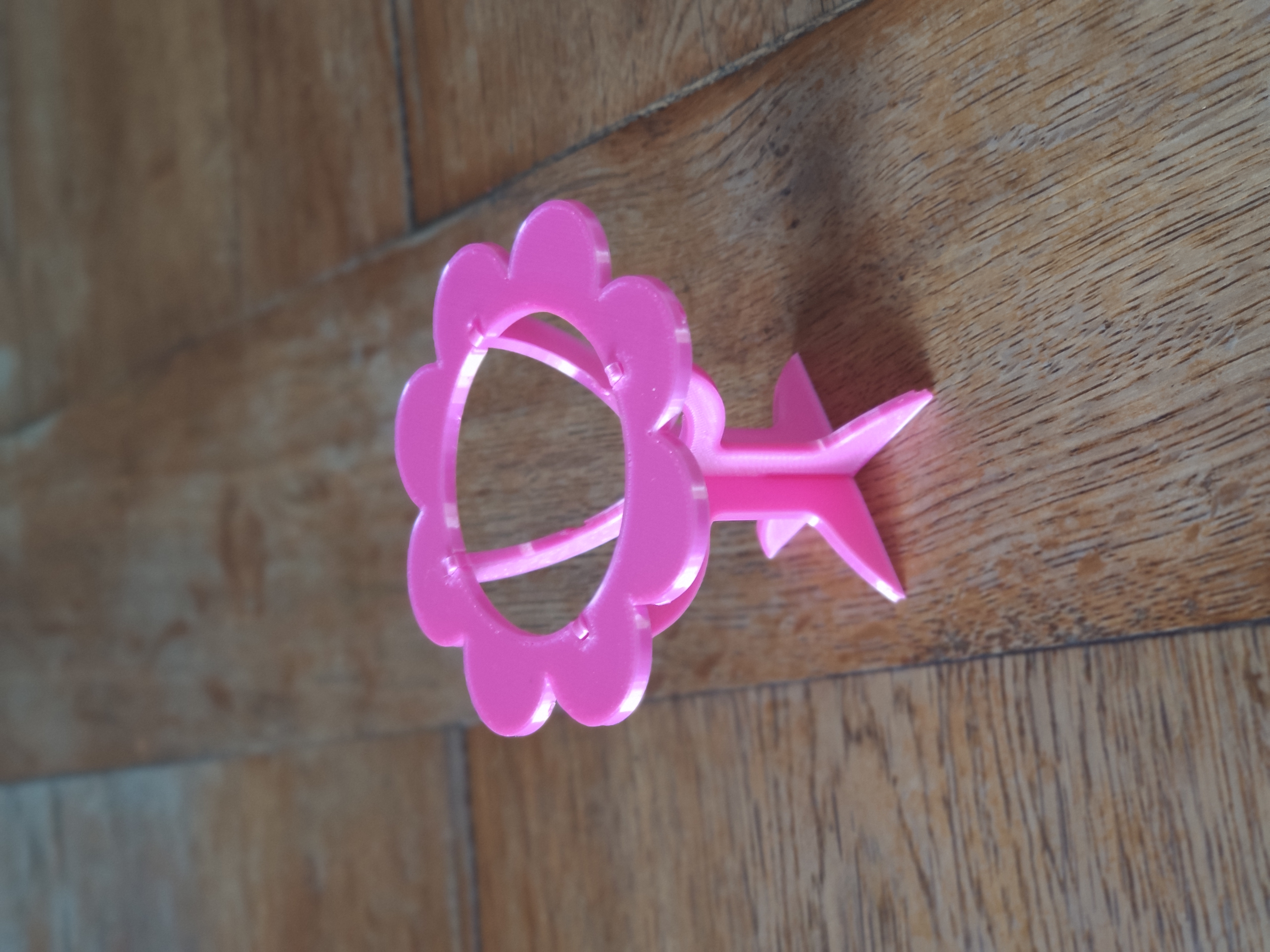Miniatura 4 do modelo 3D Flower shaped egg cup