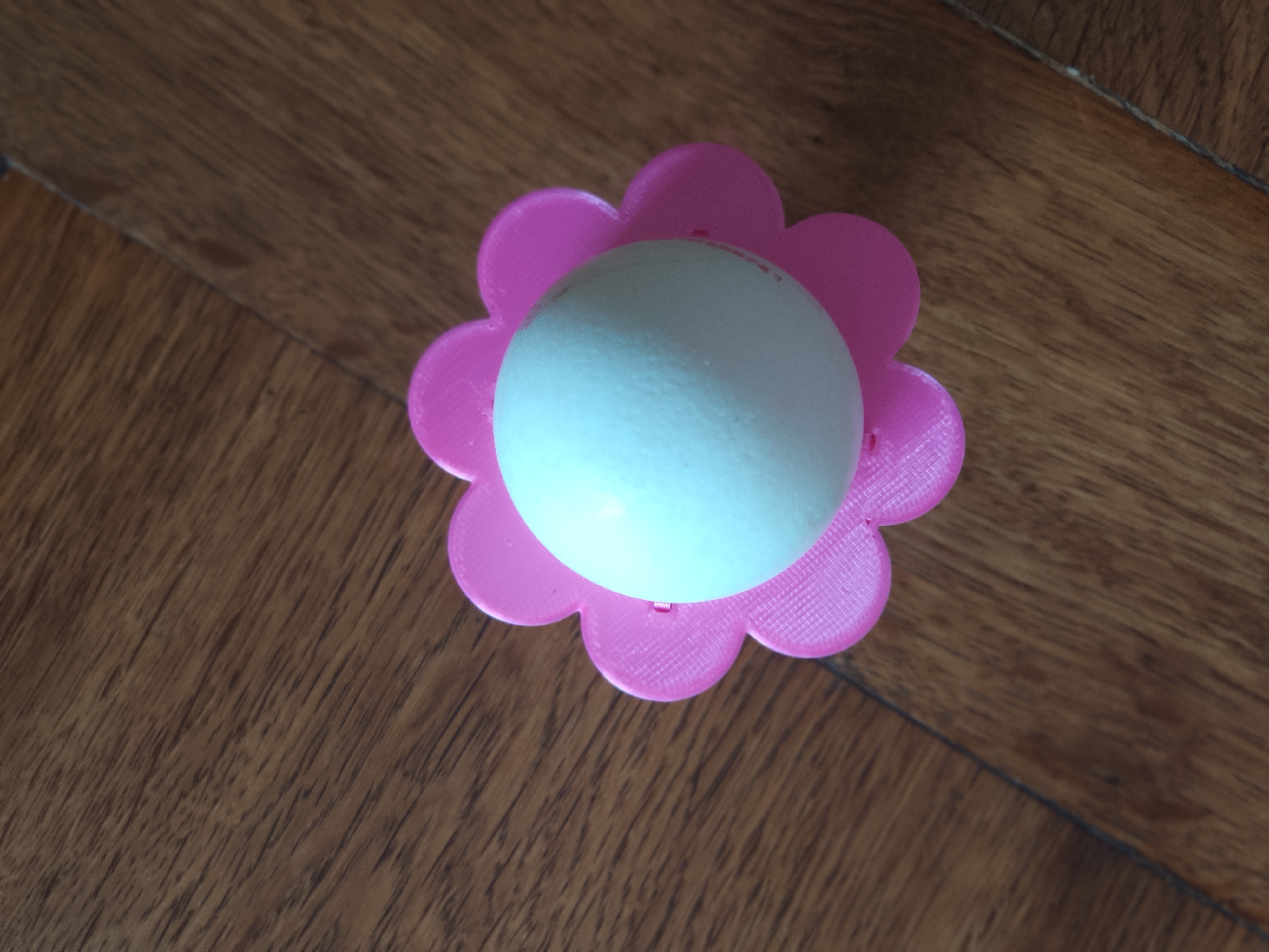 Miniatura 3 do modelo 3D Flower shaped egg cup