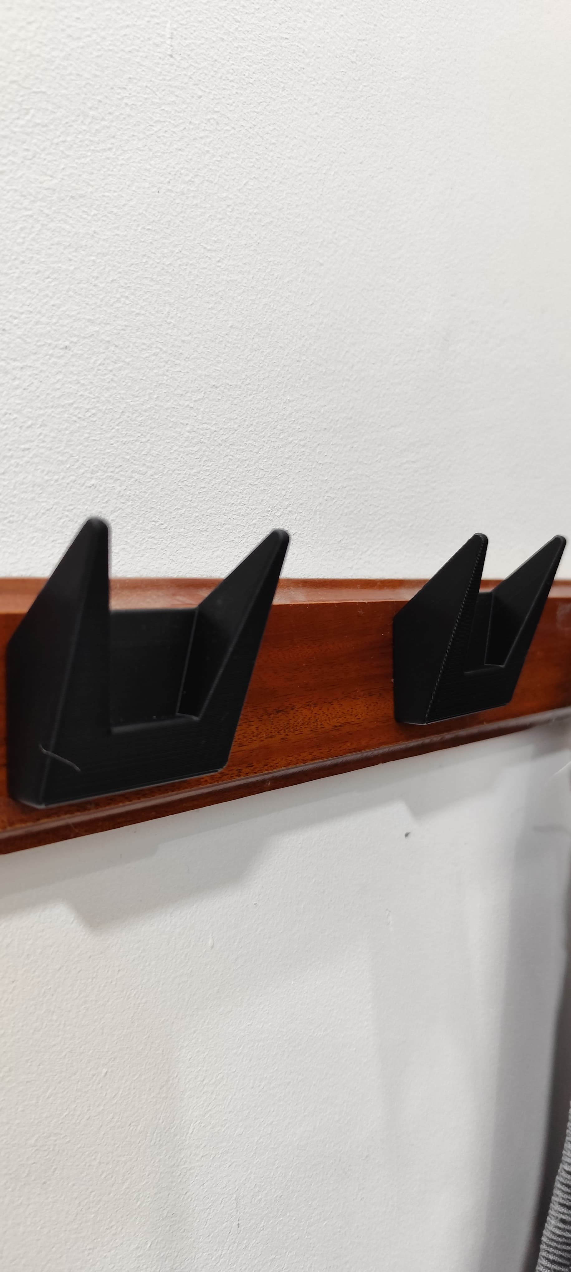 Hidden Mount V-Hangers Wall Hook