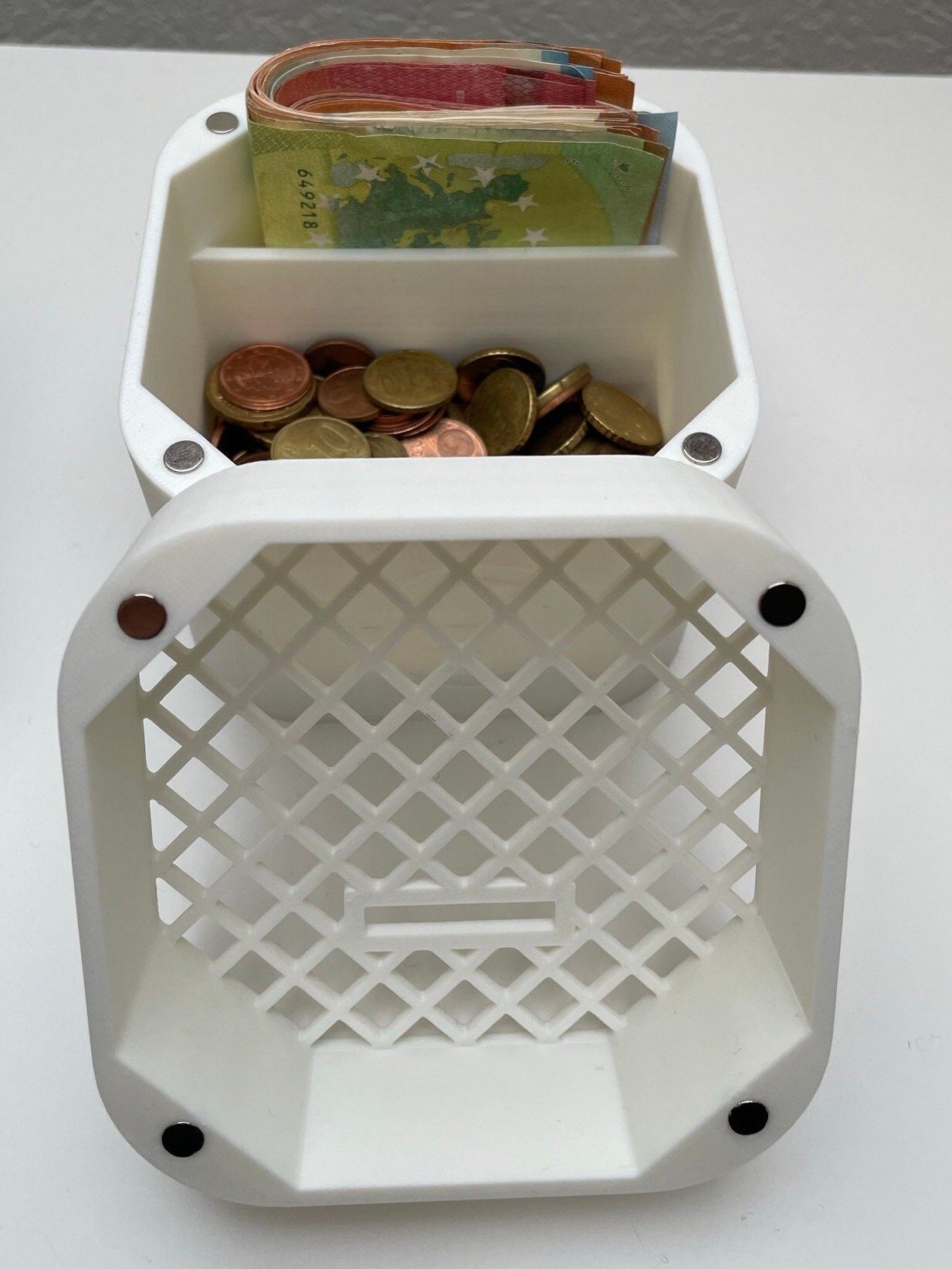 Money box by Dextro | Download free STL model | Printables.com