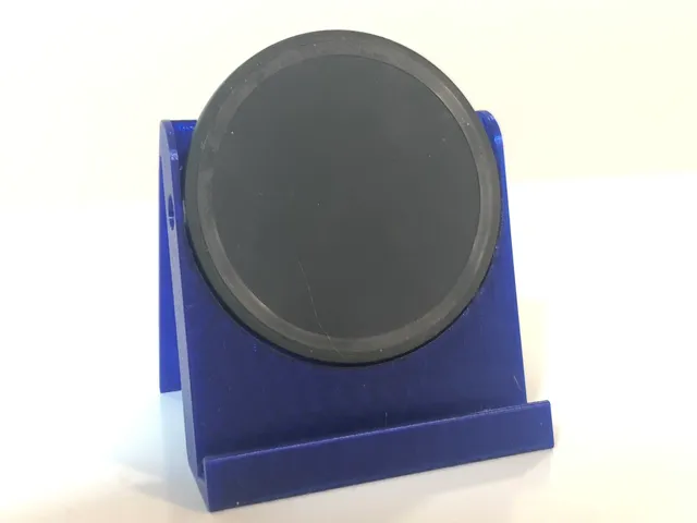 iPhone Stand with Integrated Wireless Charger (Belkin F7U054)