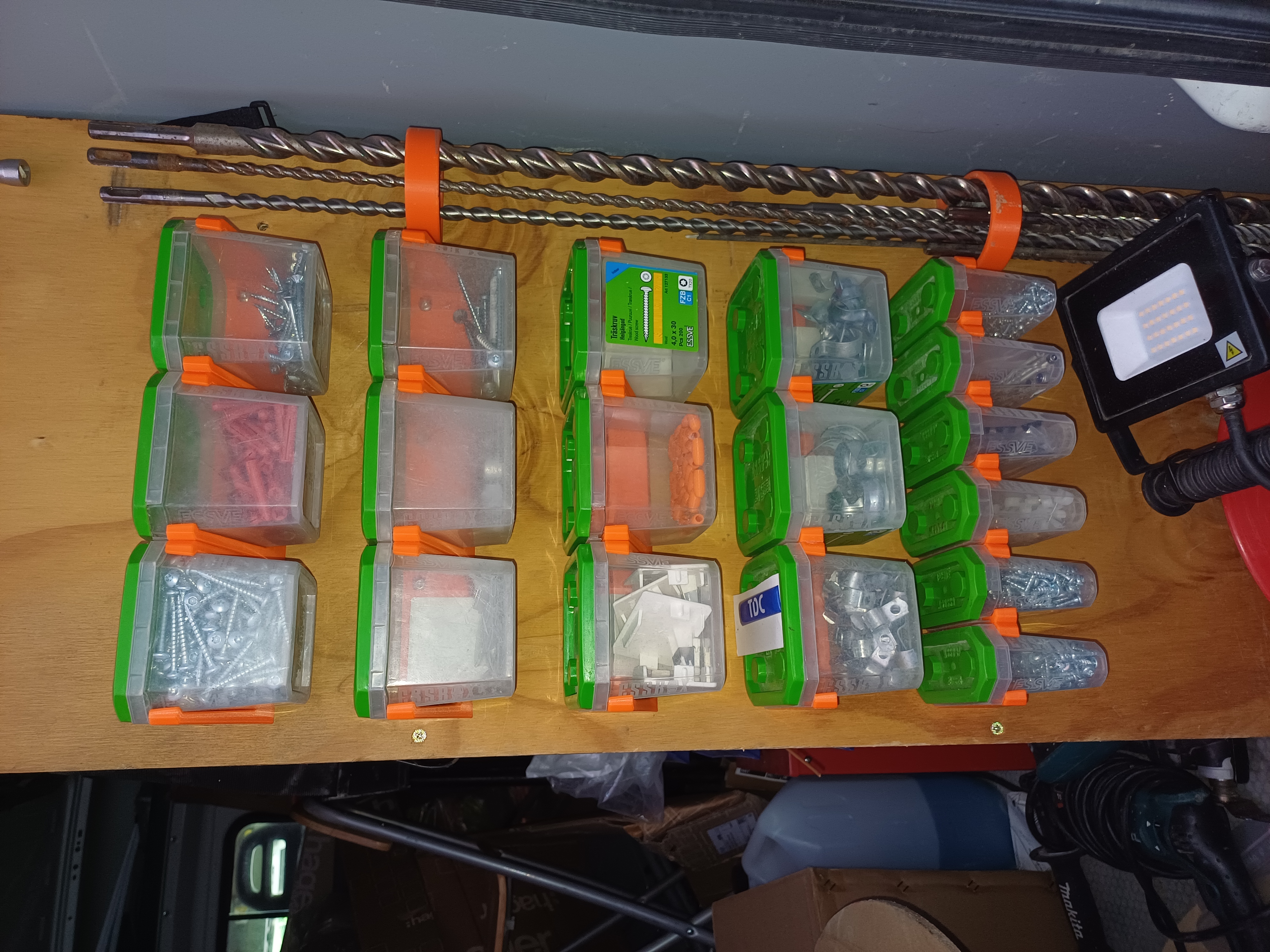 Miniatura 2 do modelo 3D Wall mount for screw storage boxes