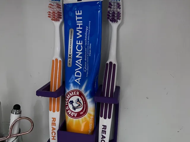 2 toothbrush holder & toothpaste