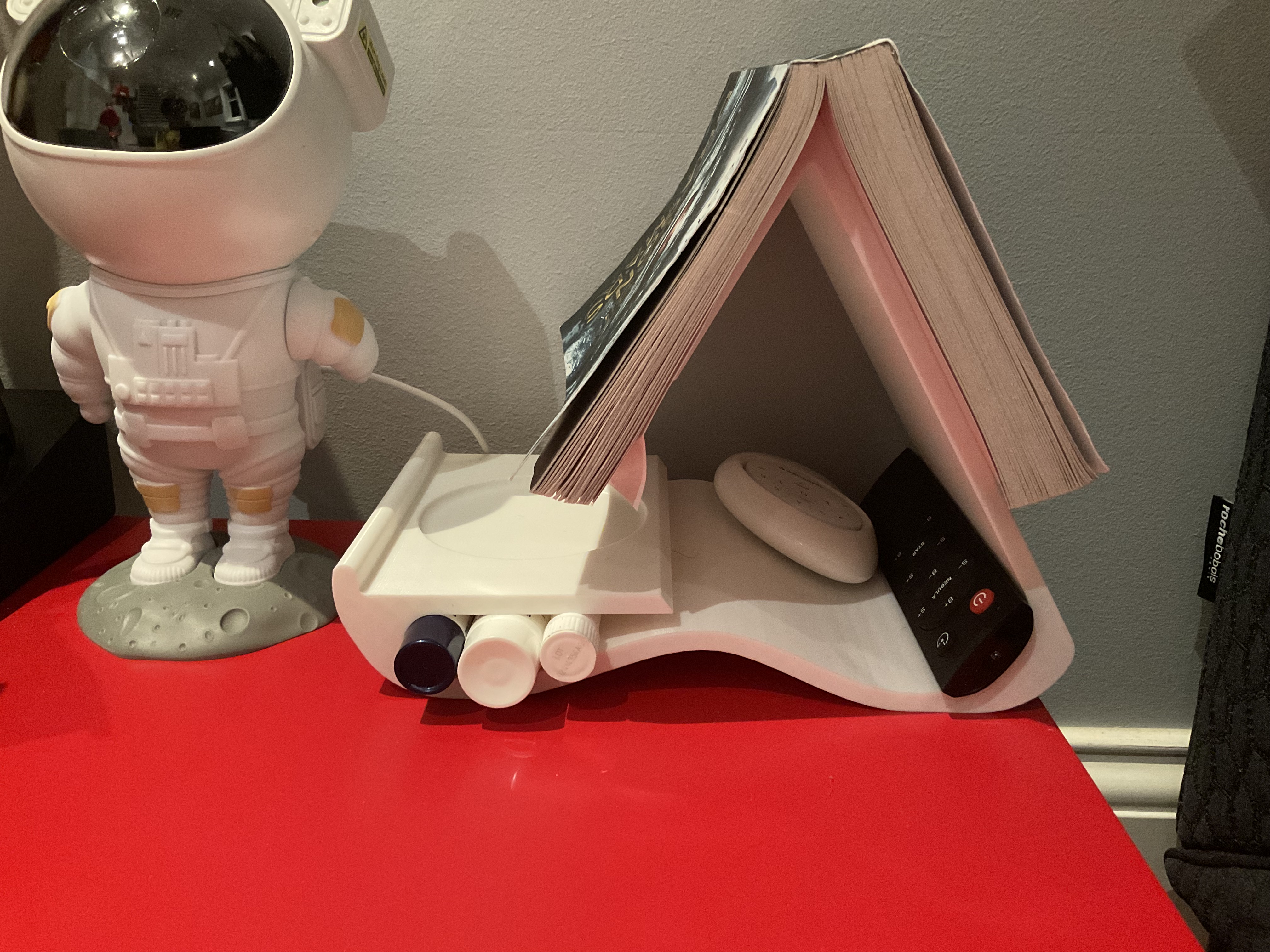Wave Book Stand