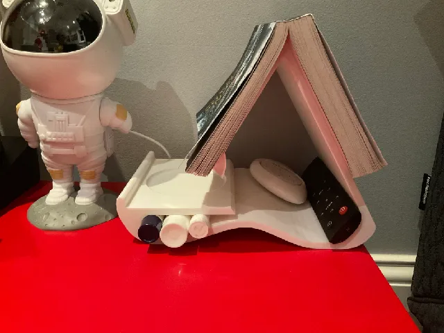 Wave Book Stand
