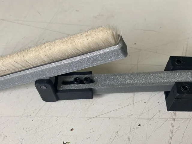 WePlawama22 MKII - Brush-ArmConnect_ex