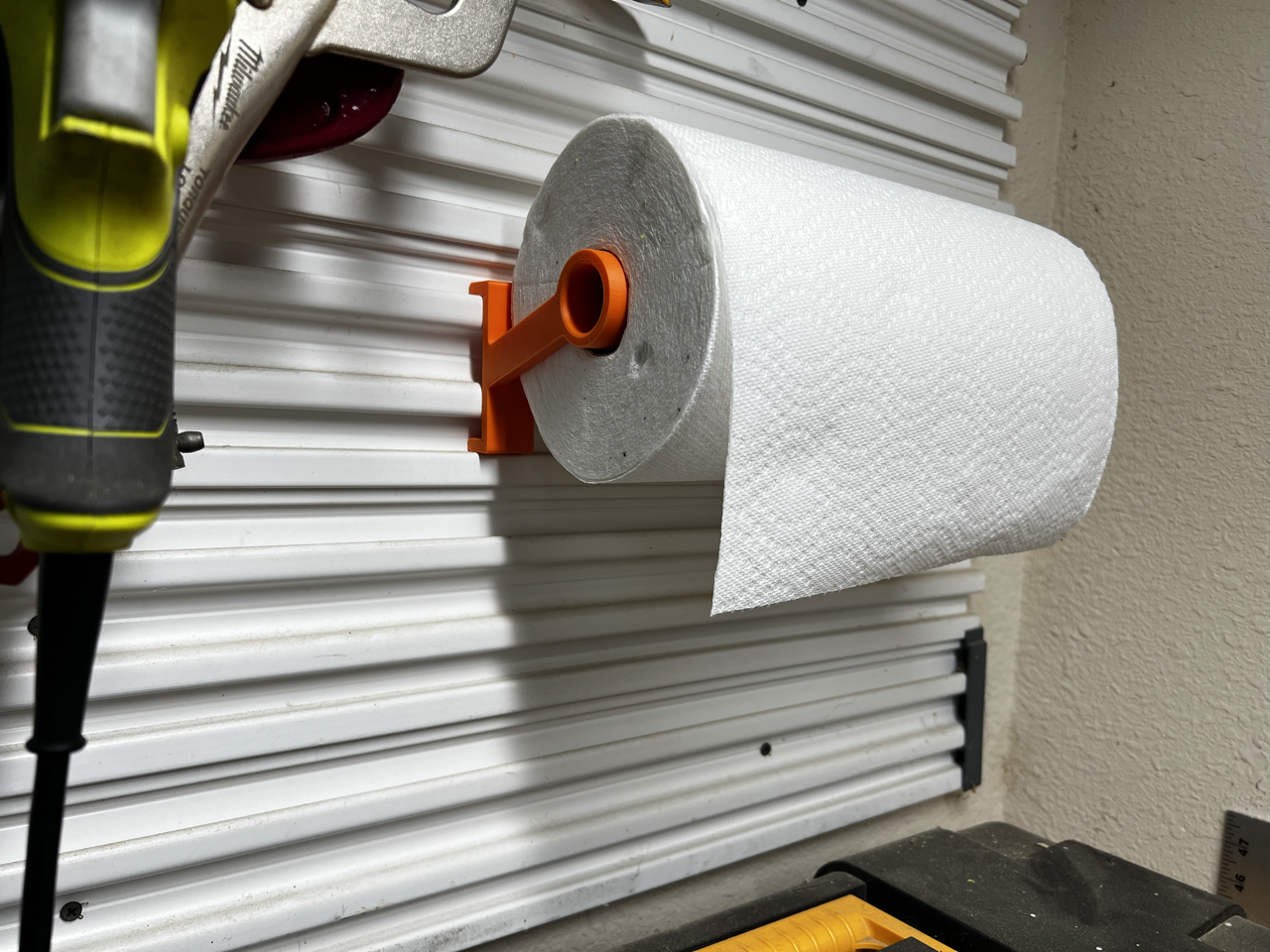 Paper Towel holder for Versatrack and similar mounting solutions by mattadata Download free STL model Printables