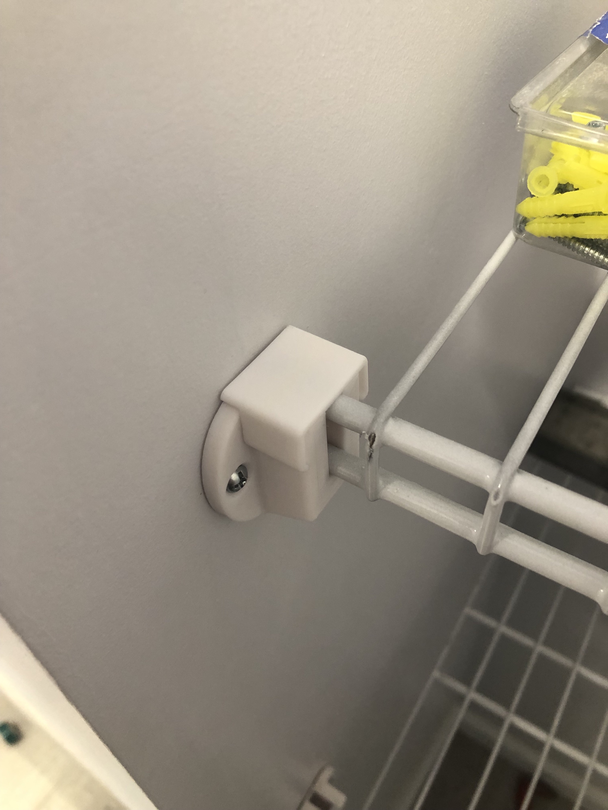 Wire shelf brackets by Wesley Carmichael Download free STL model