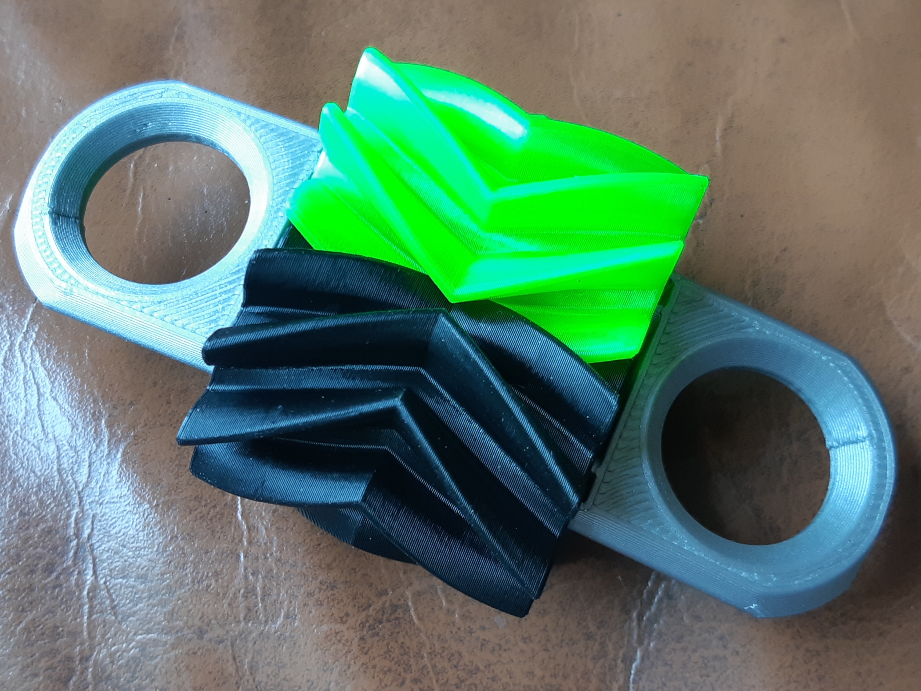 Finger Loop for @LinkDesigns Double Helical Gear Fidget