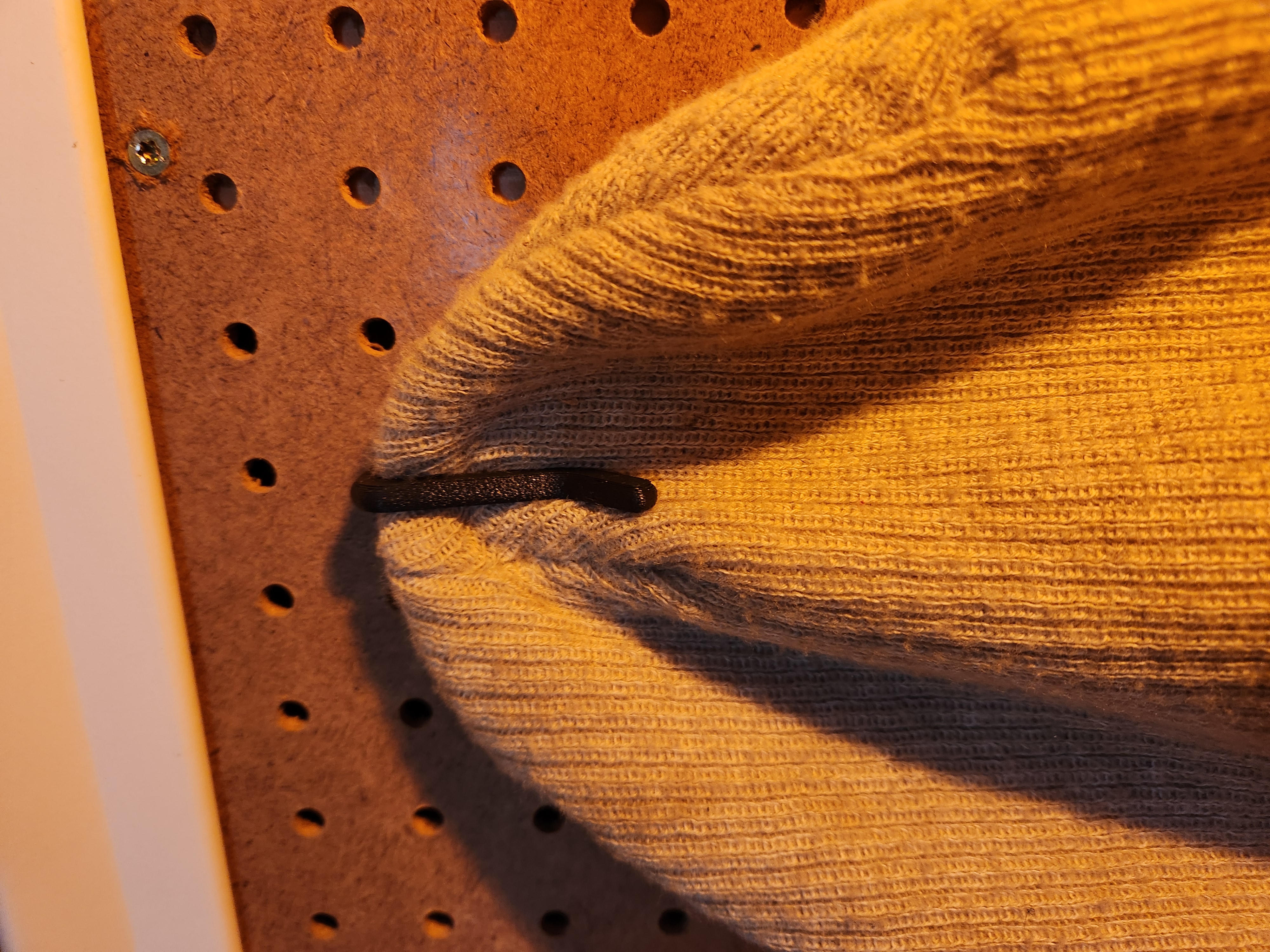 pegboard hook for gloves & beanies — miniatura 3