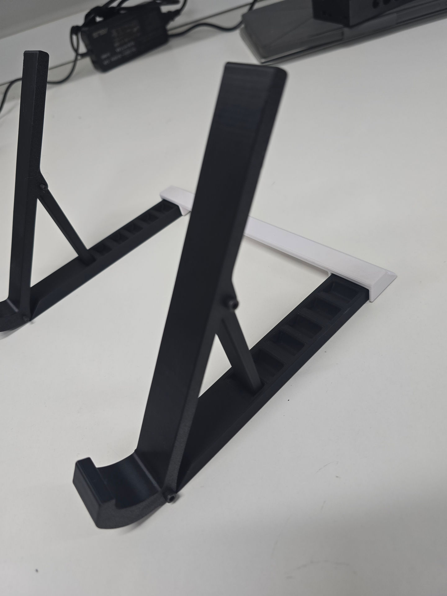Adjustable Notebook Stand (inc f3d) — miniatura 3