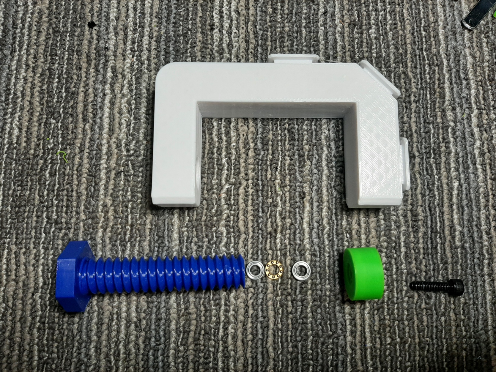 Hotwheels clamp with thrust bearing