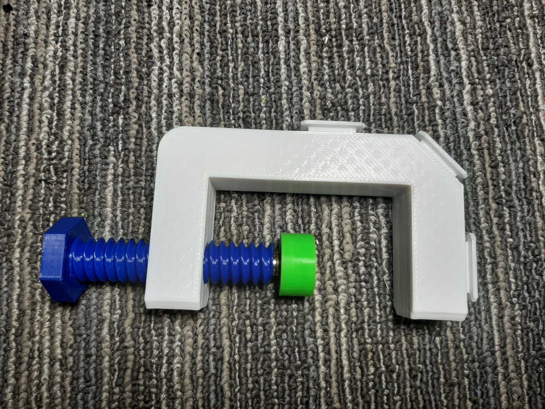 Hotwheels clamp with thrust bearing by matthew s Download free STL