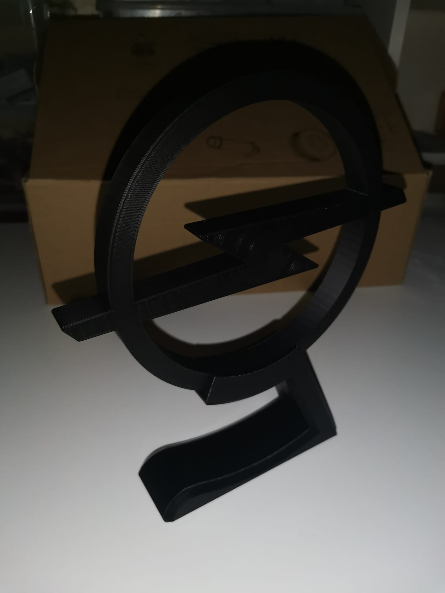 Opel Sign on asymmetric stand