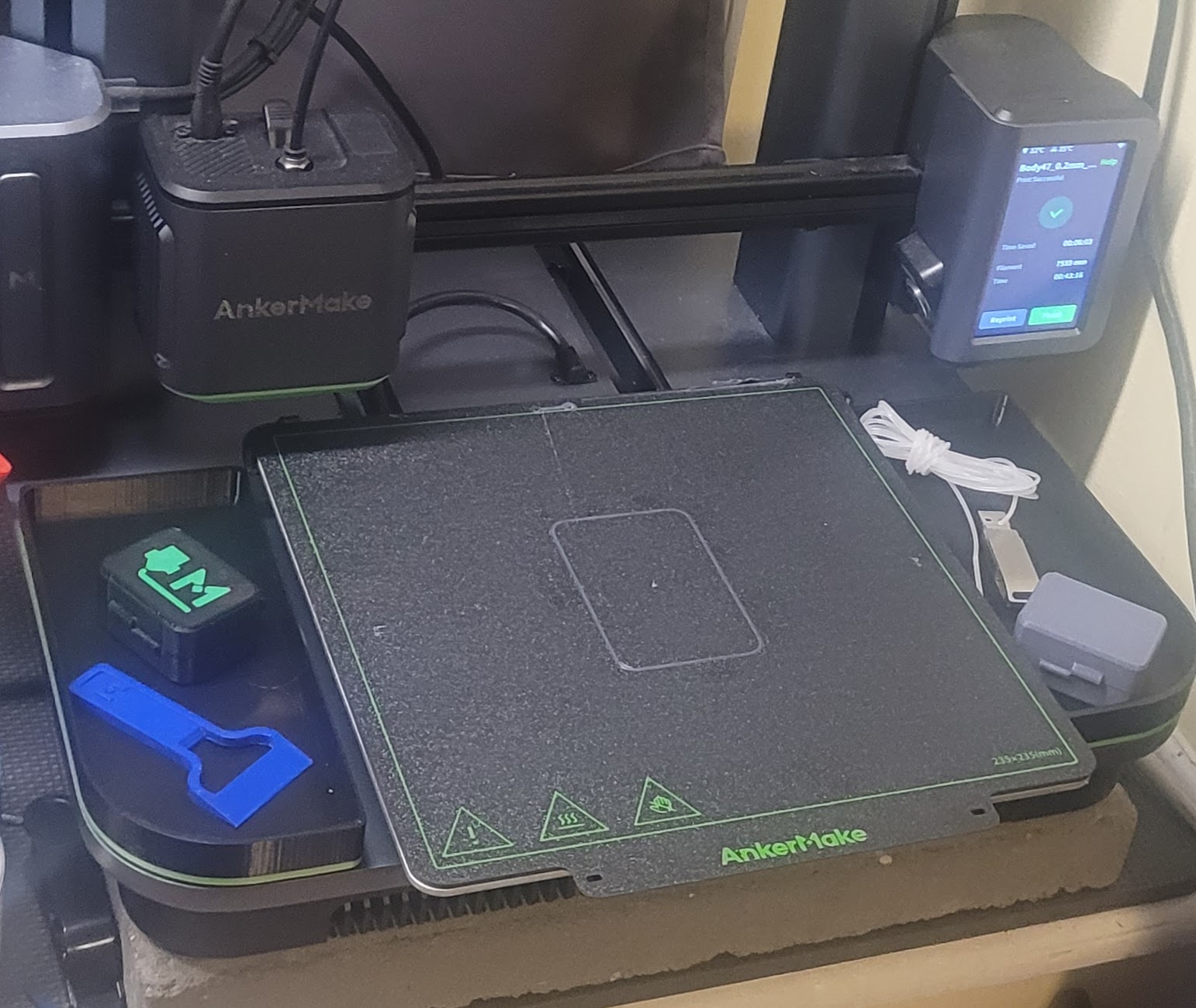 "Safety" trays for AnkerMake M5