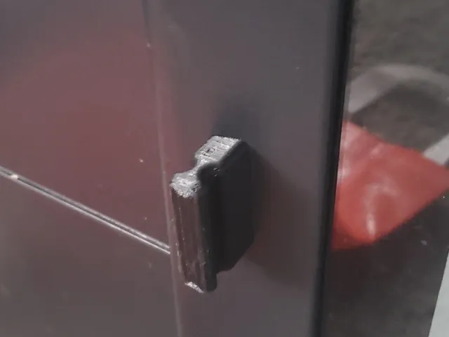 Door Pull - 32mm Screw Distance for 15 Degree Angled Frame