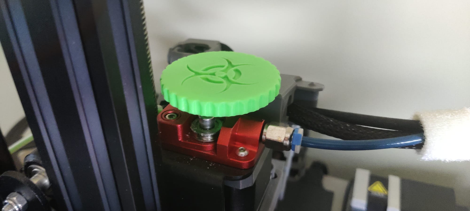 Biohazard extruder knob