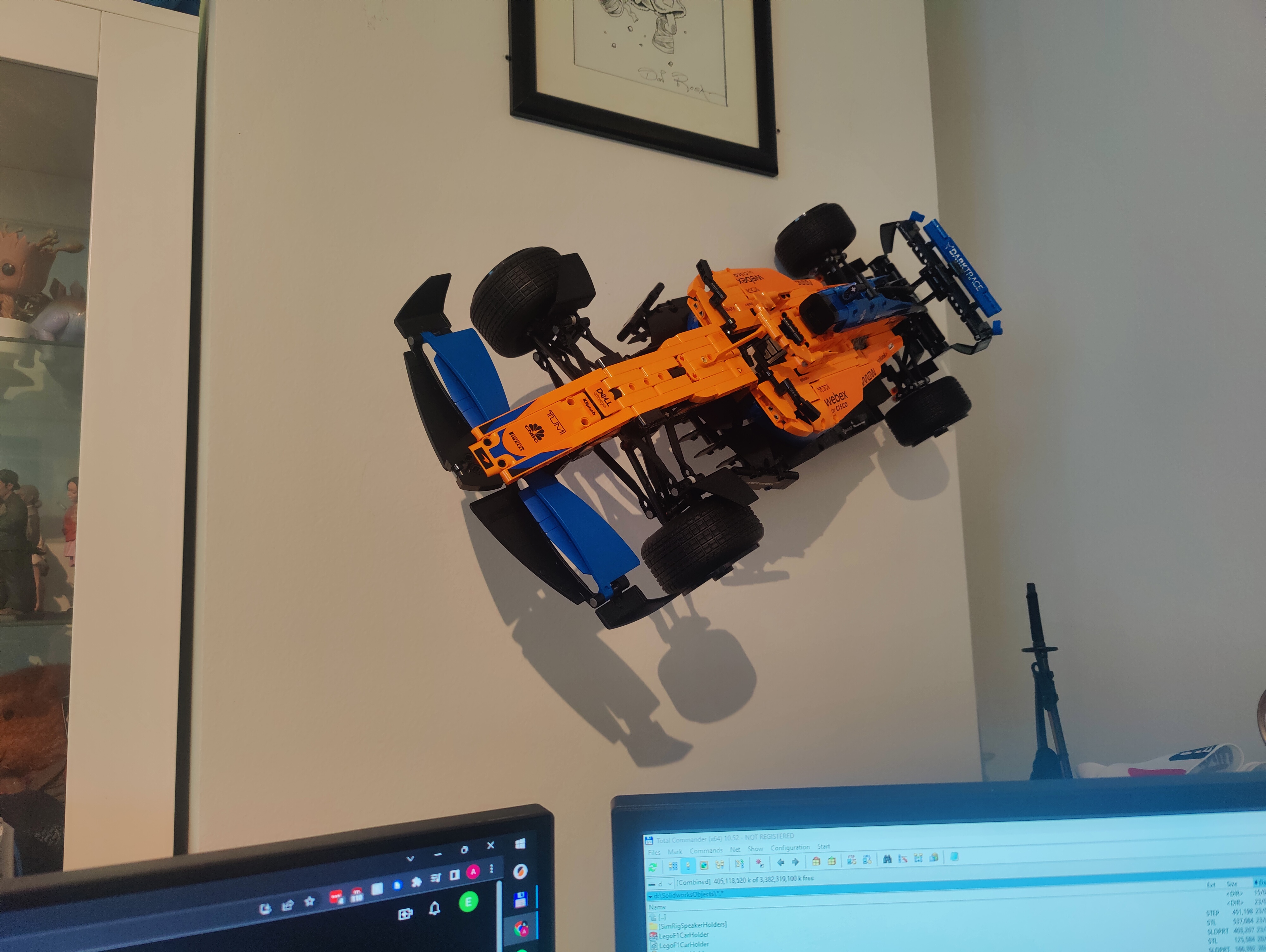 Wall mount for Lego McLaren Formula 1 car by Excludos | Download free