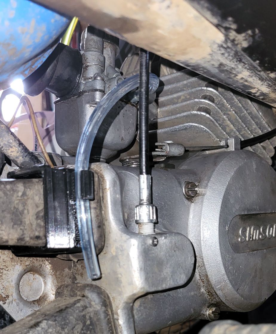 Simson S51 carburetor vent pipe clip with FreeCAD file