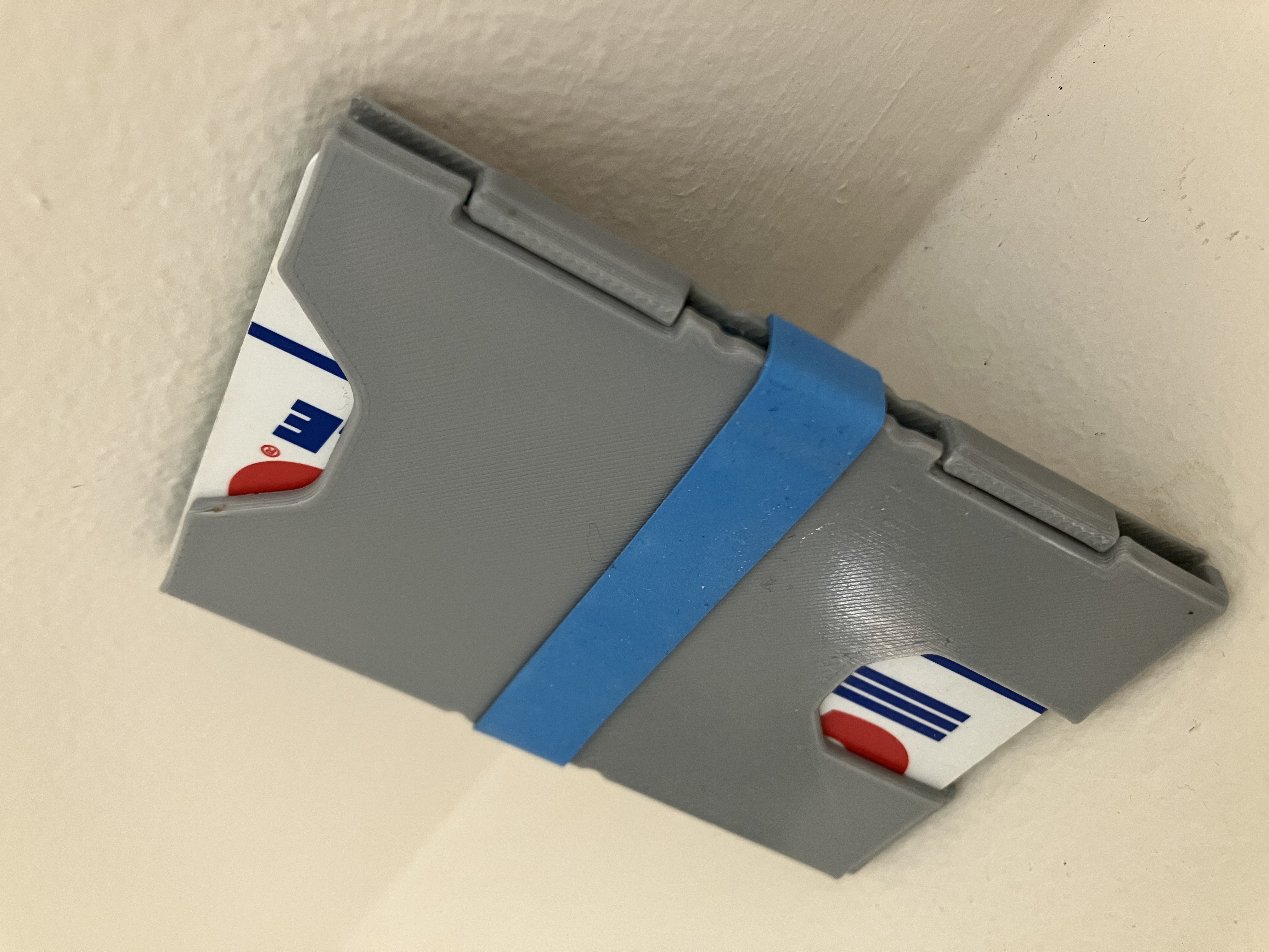 Slim minimalist wallet
