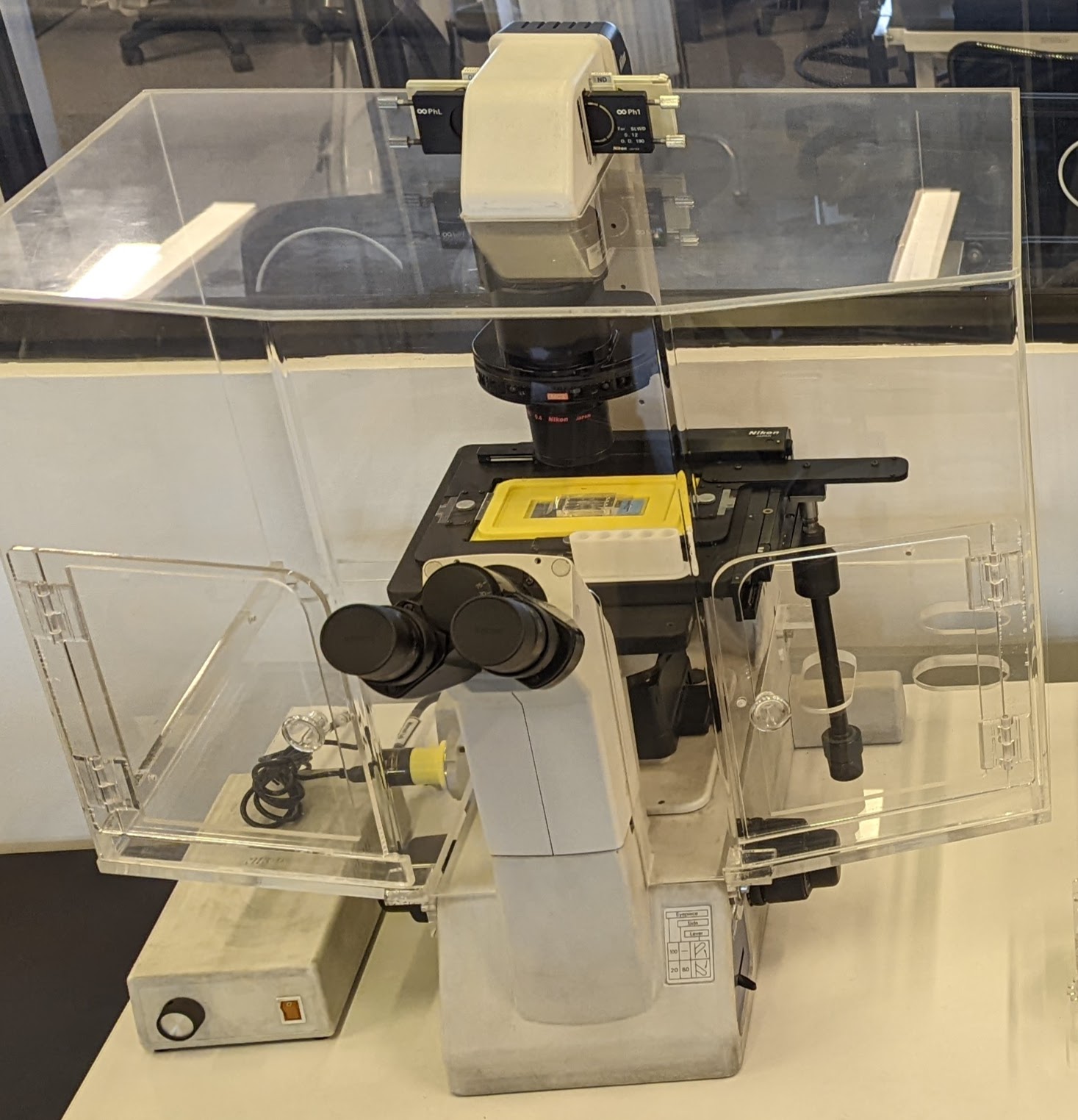 Nikon microscope stage insert for glass slides by LIBRE hub Download