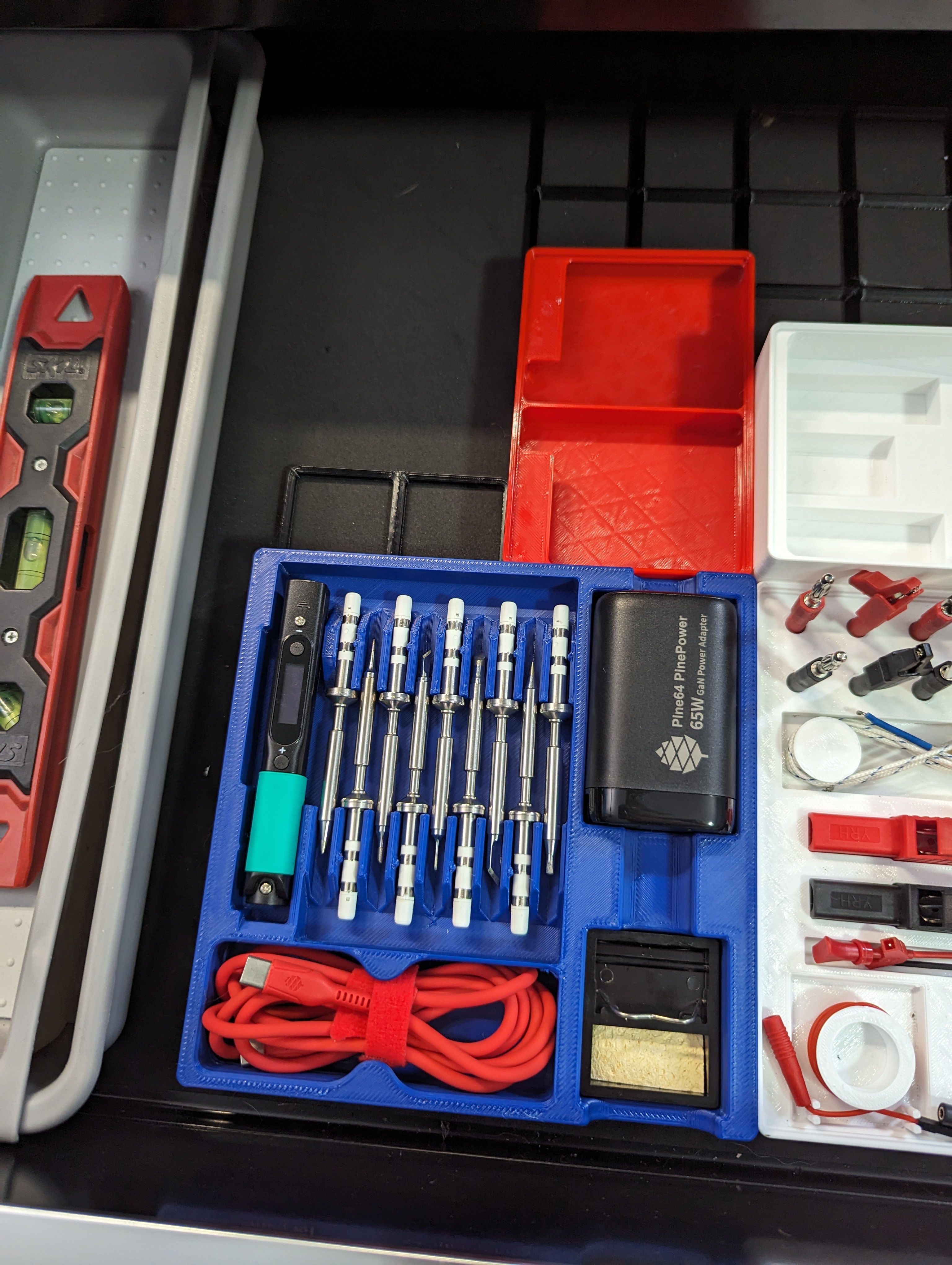 Pinecil organizer with Gridfinity support