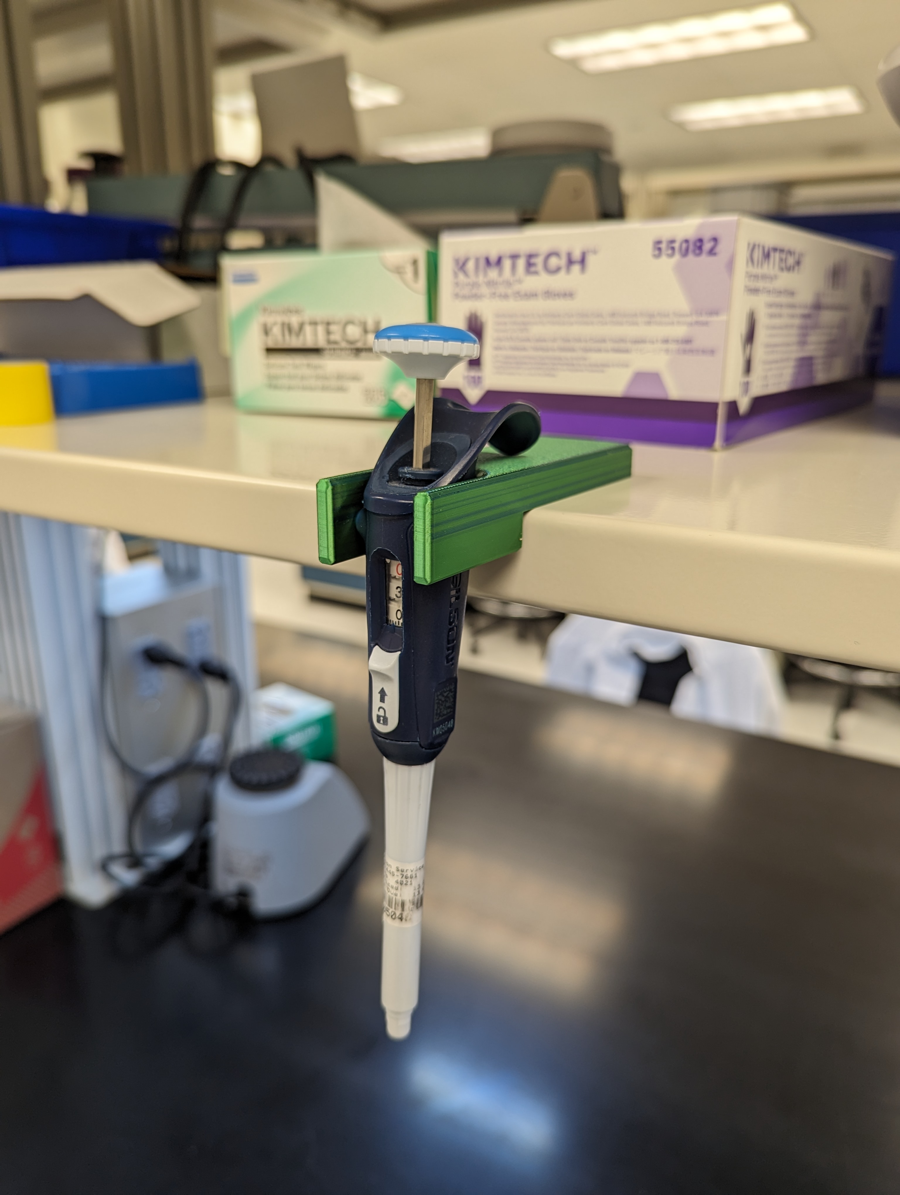 Gilson Pipet Holder, mount by EchoCranium Download free STL