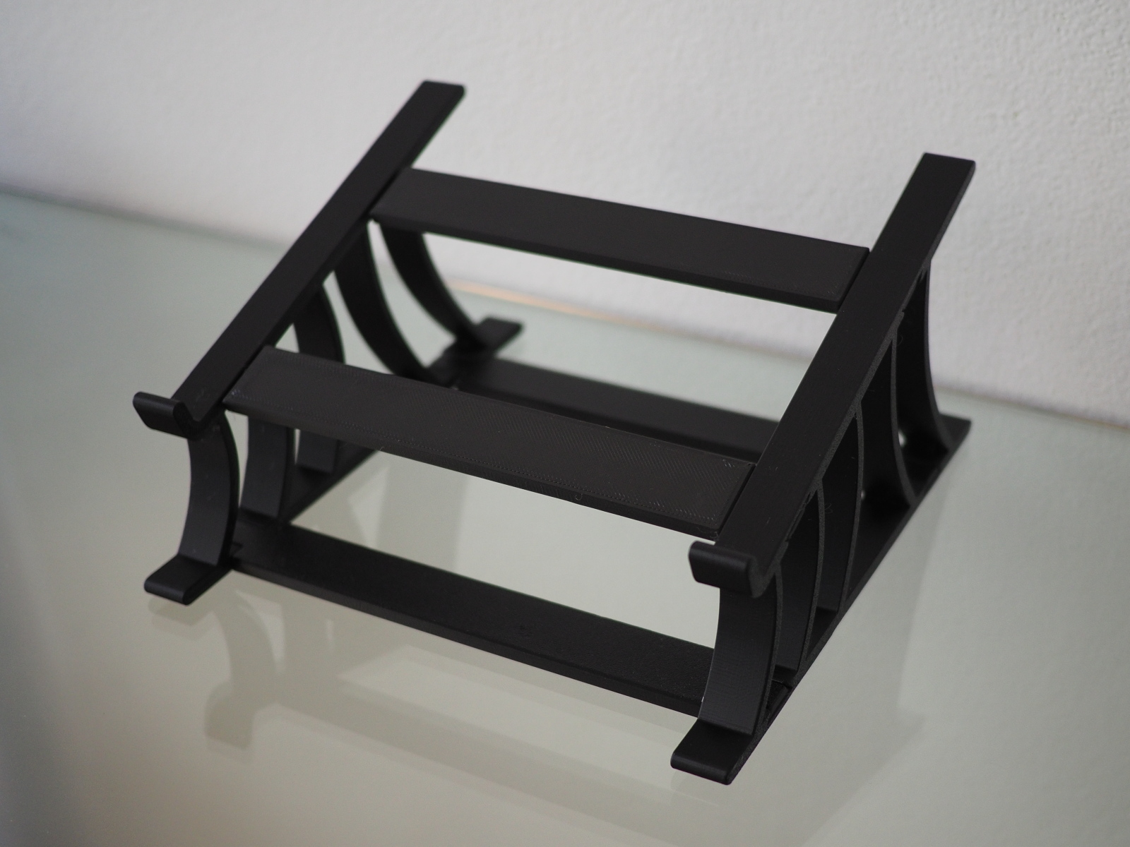 Laptop stand